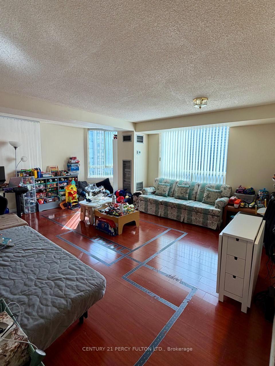 Photo 3 of Unit 1111, 633 Bay Street, Toronto, Bay Street Corridor — HOMEH
