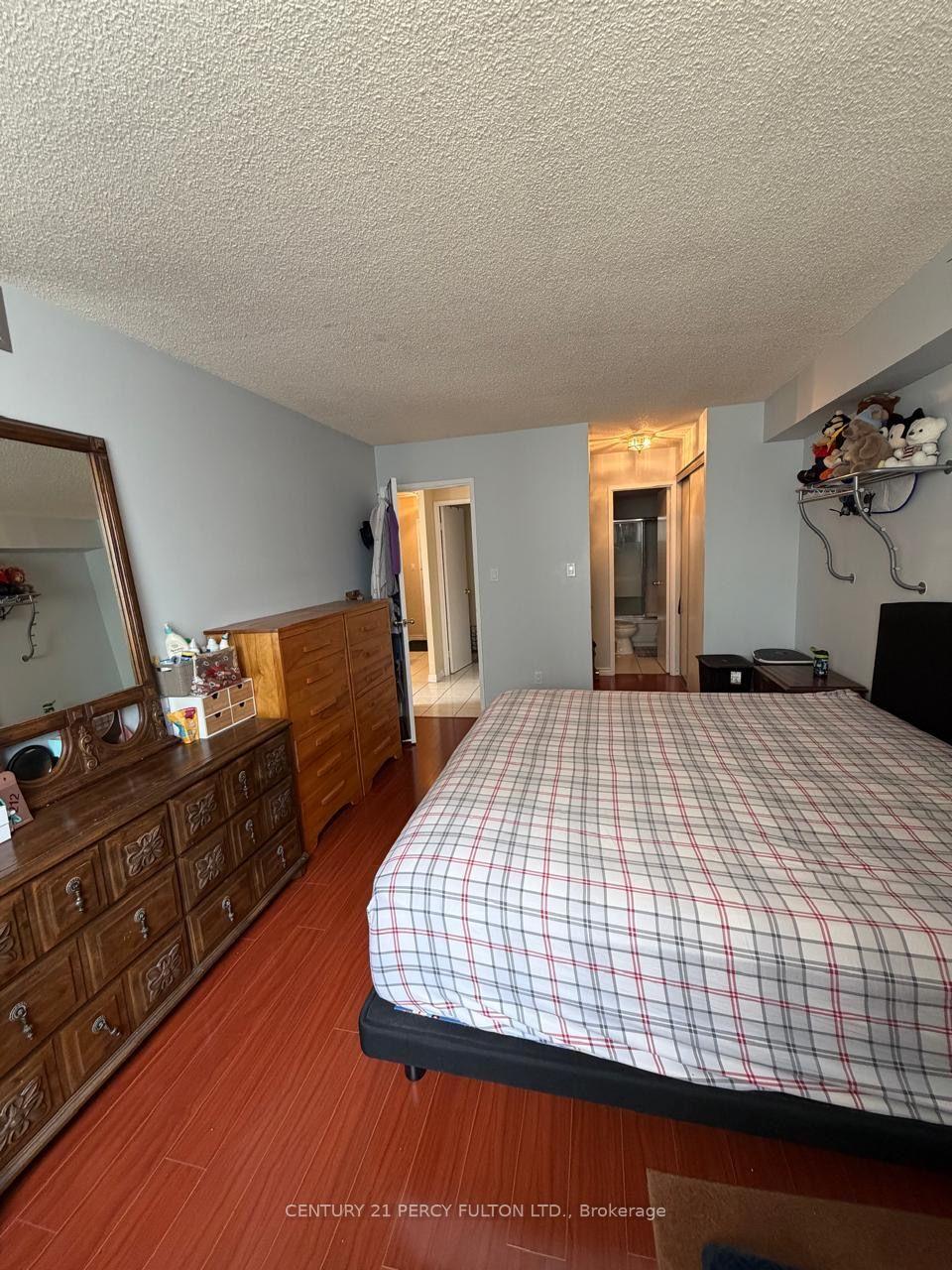 Photo 6 of Unit 1111, 633 Bay Street, Toronto, Bay Street Corridor — HOMEH