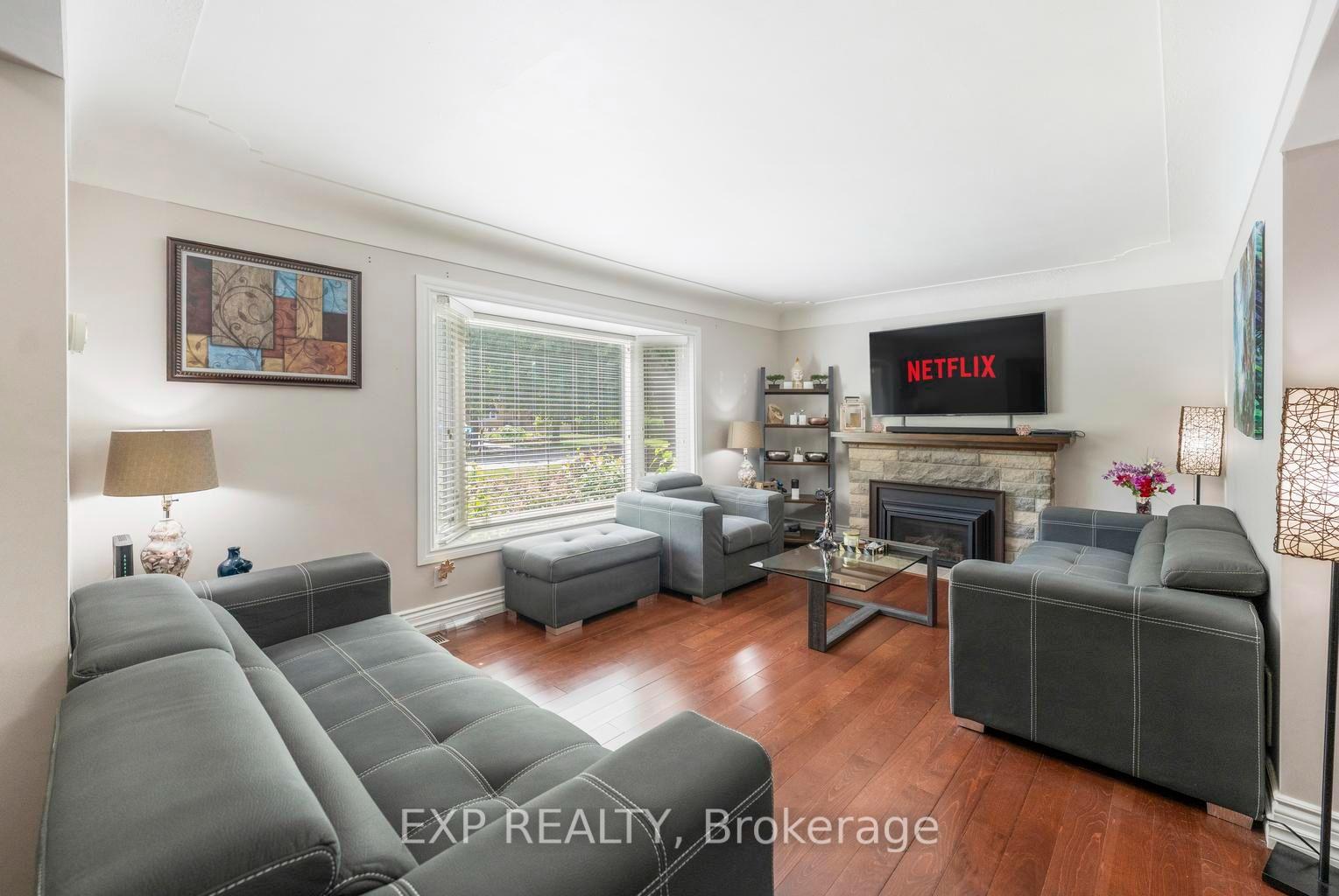 Photo 4 of 1063 Joan Drive, Burlington, LaSalle — HOMEH
