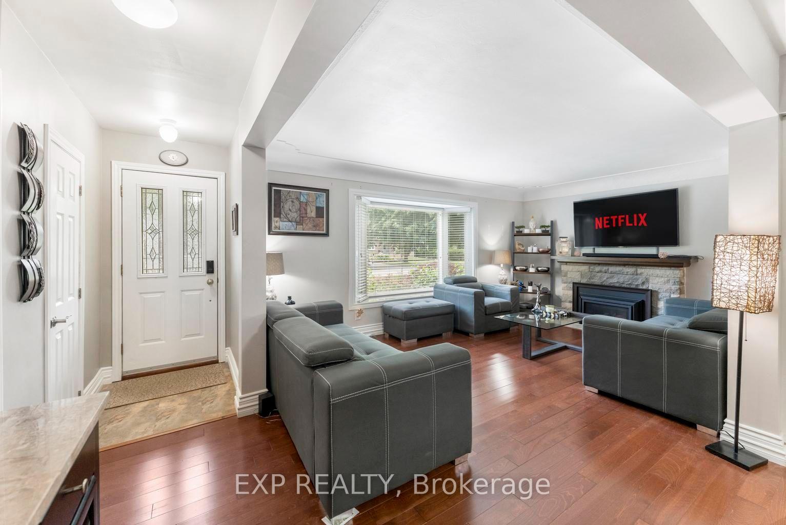Photo 6 of 1063 Joan Drive, Burlington, LaSalle — HOMEH