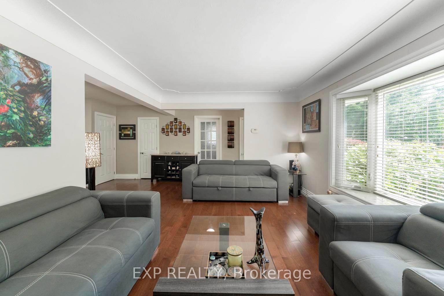 Photo 8 of 1063 Joan Drive, Burlington, LaSalle — HOMEH