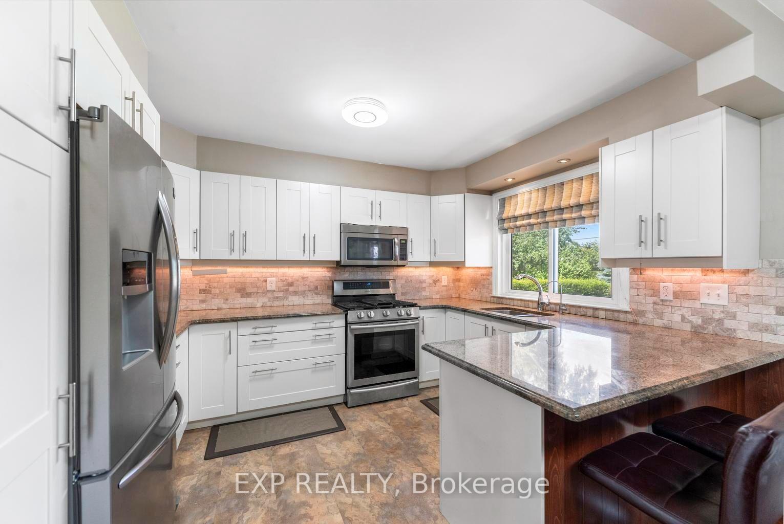 Photo 11 of 1063 Joan Drive, Burlington, LaSalle — HOMEH