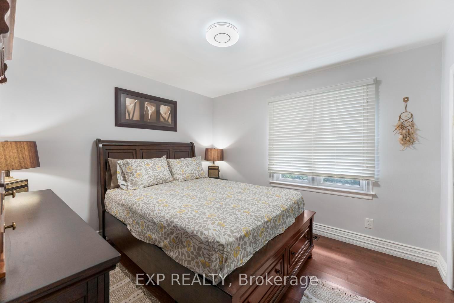 Photo 16 of 1063 Joan Drive, Burlington, LaSalle — HOMEH