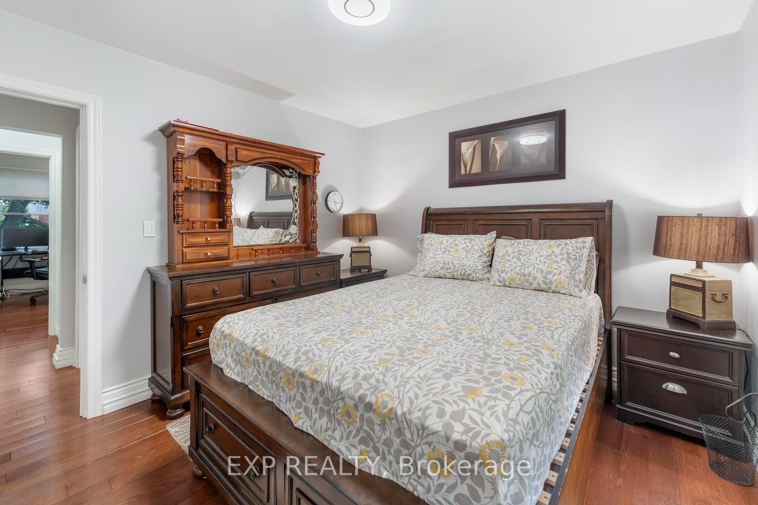 Photo 17 of 1063 Joan Drive, Burlington, LaSalle — HOMEH