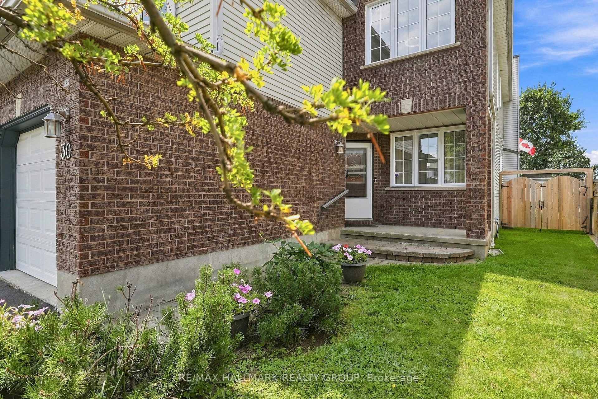 Photo 2 of 30 Rowe Drive, Ottawa, Kanata - Katimavik — HOMEH