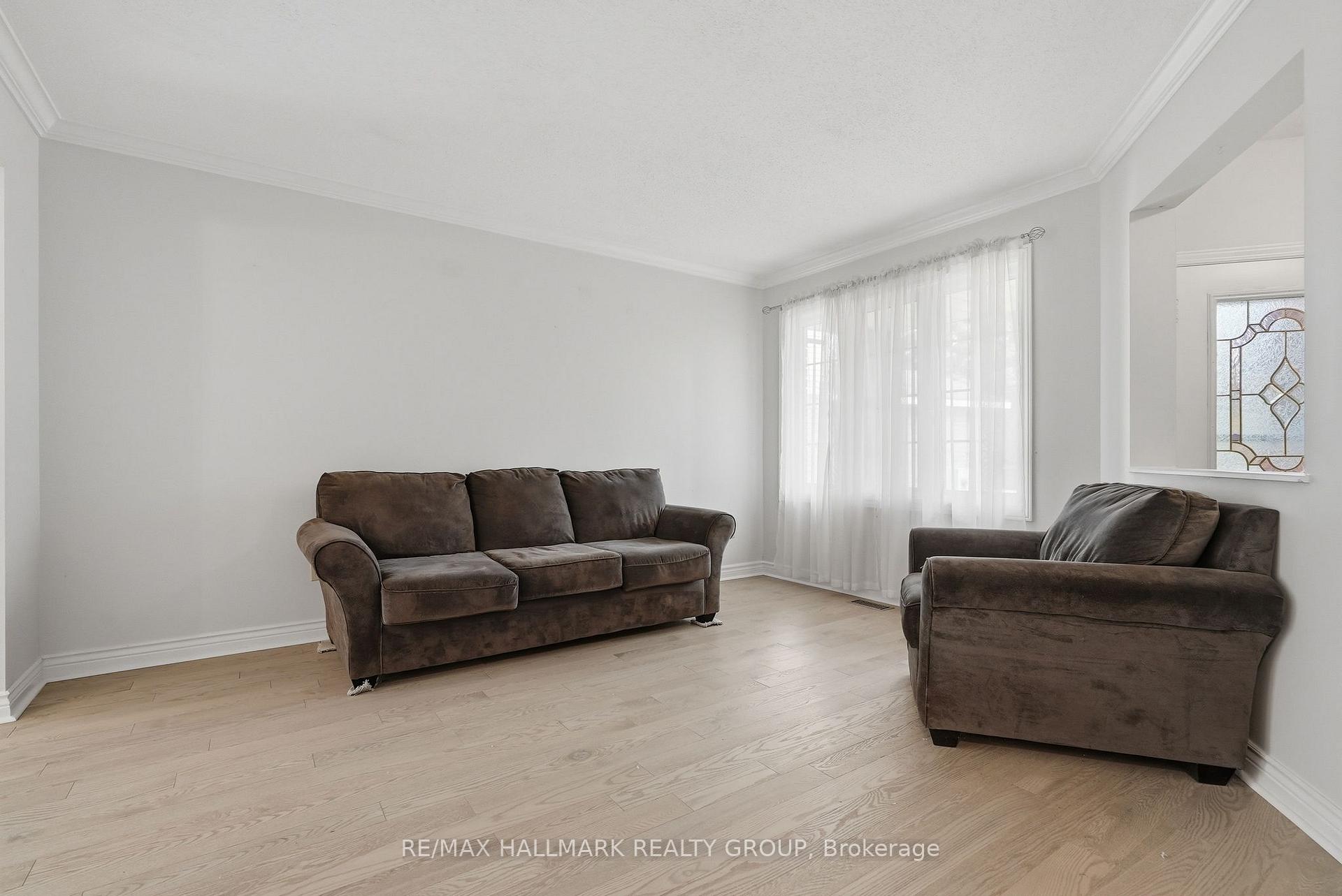 Photo 5 of 30 Rowe Drive, Ottawa, Kanata - Katimavik — HOMEH