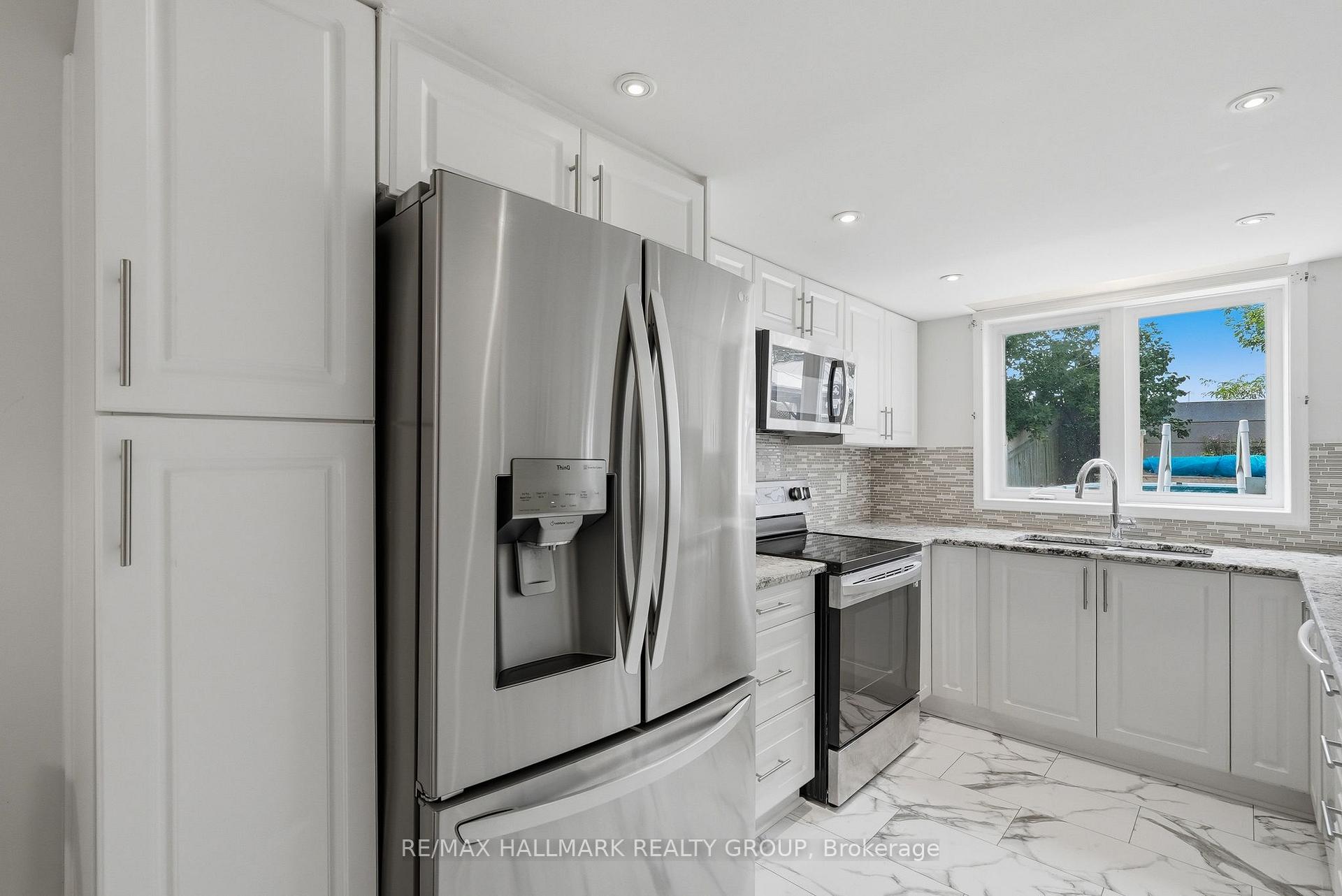 Photo 8 of 30 Rowe Drive, Ottawa, Kanata - Katimavik — HOMEH