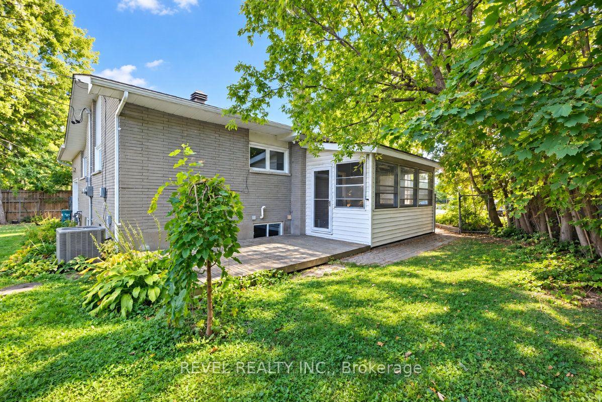 Photo 3 of 2213 Circle Place, Ottawa, Elmvale Acres/Urbandale — HOMEH
