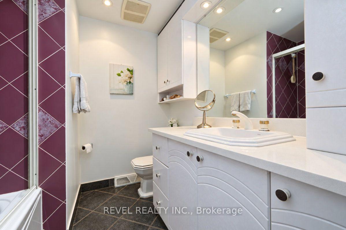 Photo 16 of 2213 Circle Place, Ottawa, Elmvale Acres/Urbandale — HOMEH