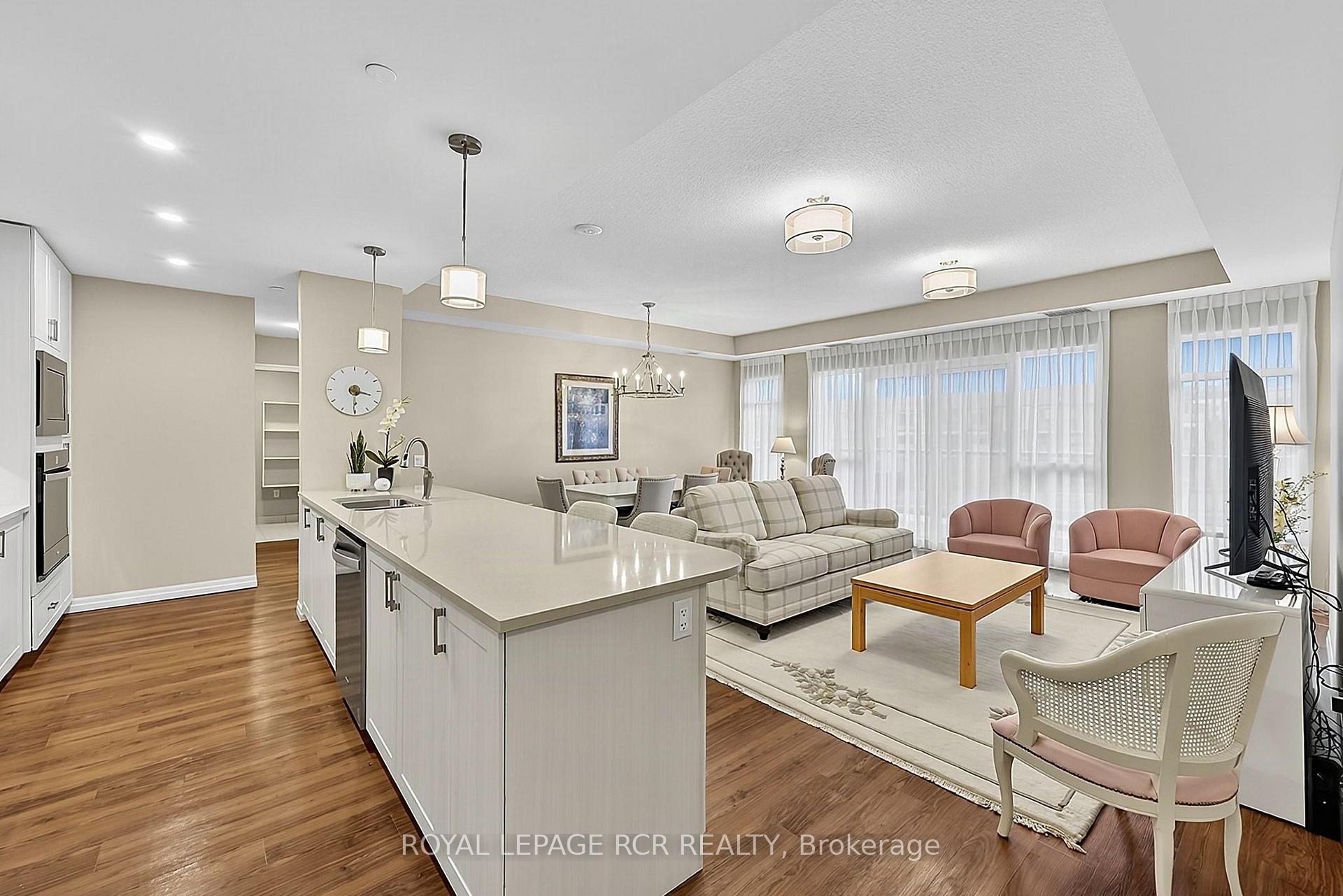 Photo 4 of Unit 318, 460 William Graham Drive, Aurora, Rural Aurora — HOMEH