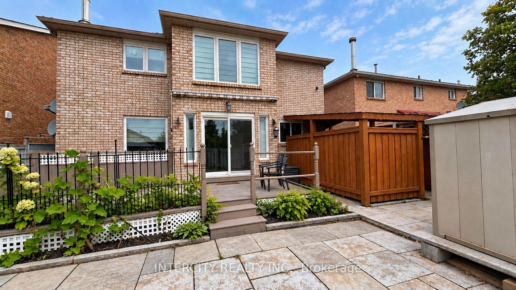Photo 6 of 159 Moffatt Avenue, Brampton, Fletcher's West — HOMEH