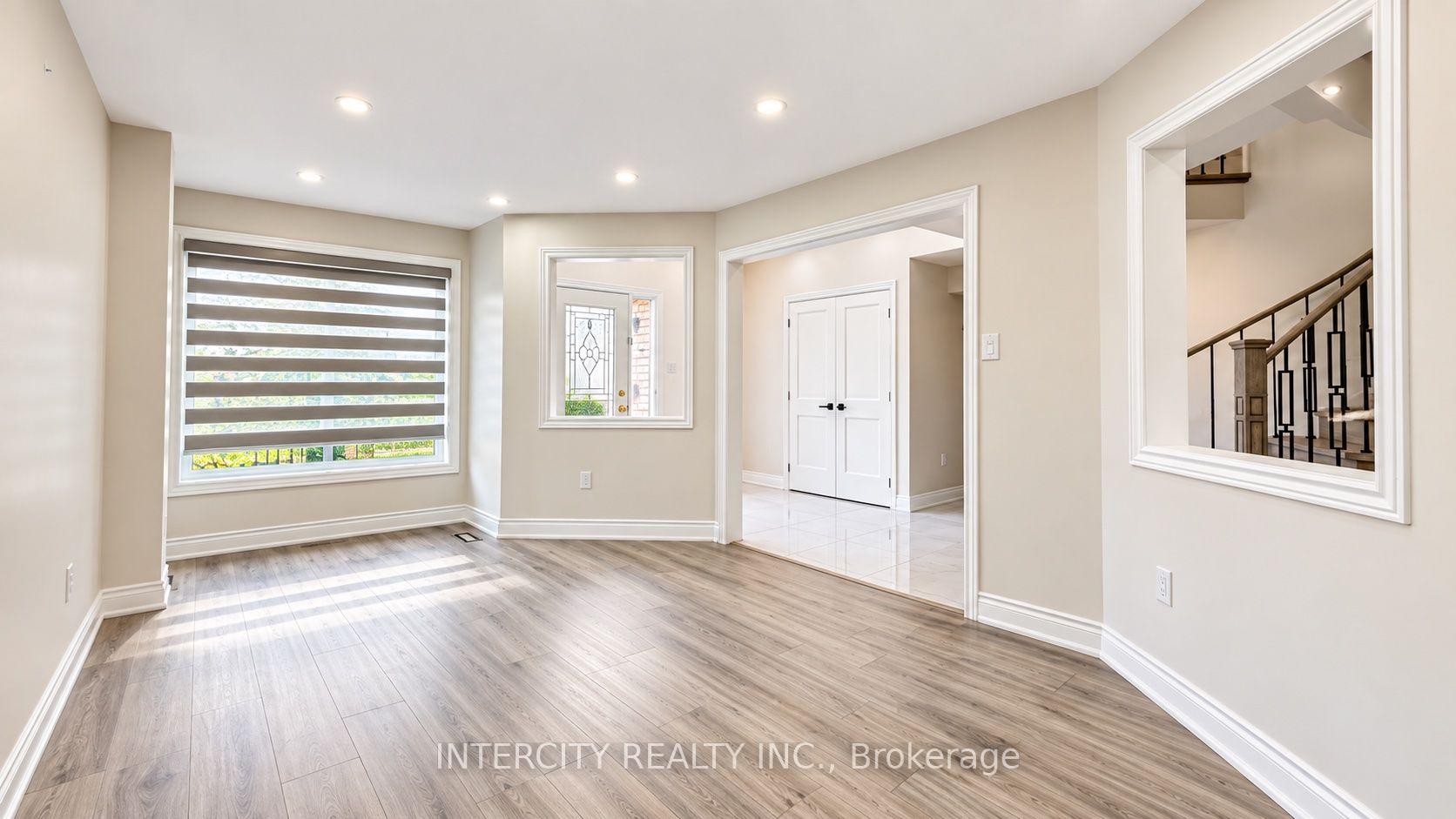 Photo 9 of 159 Moffatt Avenue, Brampton, Fletcher's West — HOMEH