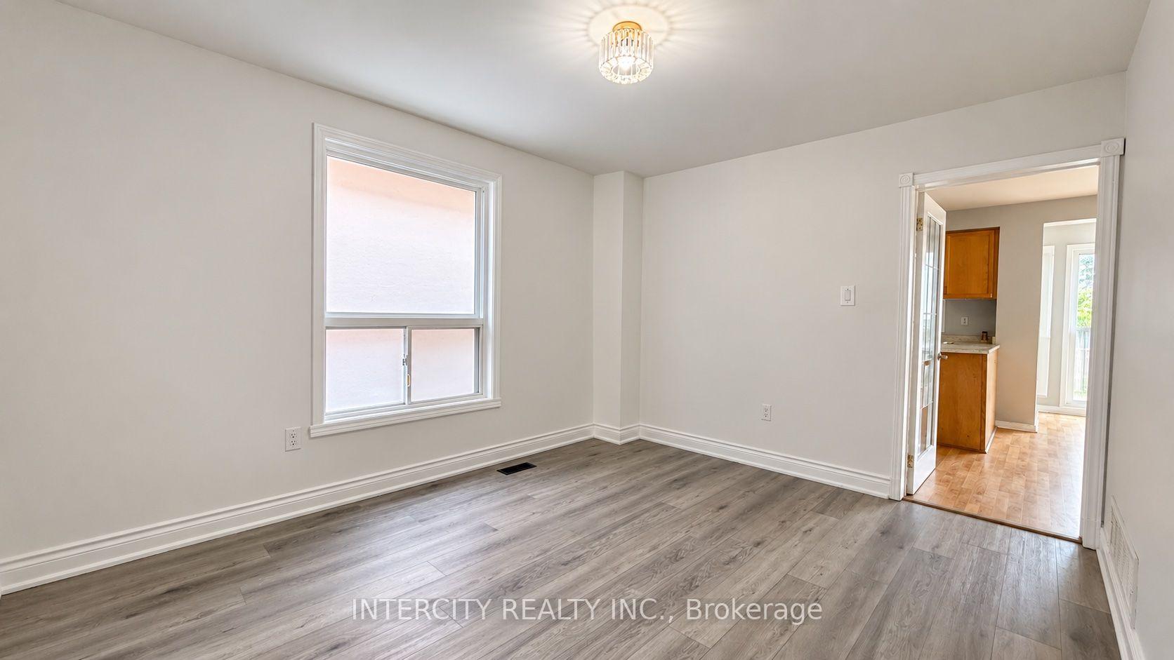 Photo 13 of 159 Moffatt Avenue, Brampton, Fletcher's West — HOMEH