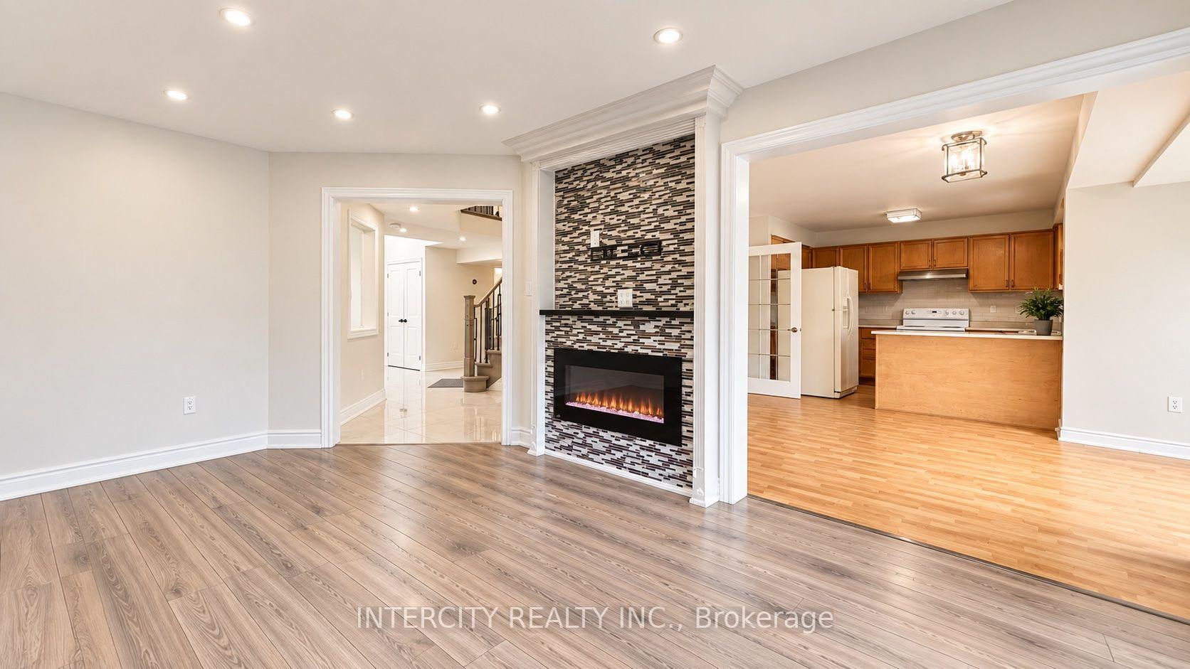 Photo 15 of 159 Moffatt Avenue, Brampton, Fletcher's West — HOMEH