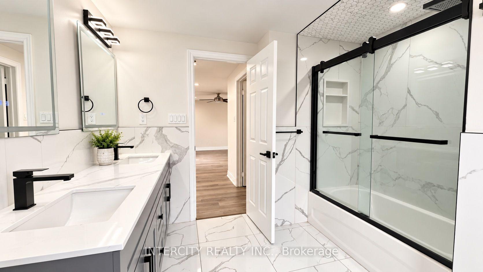 Photo 23 of 159 Moffatt Avenue, Brampton, Fletcher's West — HOMEH