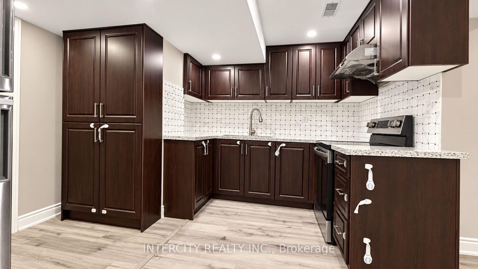 Photo 37 of 159 Moffatt Avenue, Brampton, Fletcher's West — HOMEH