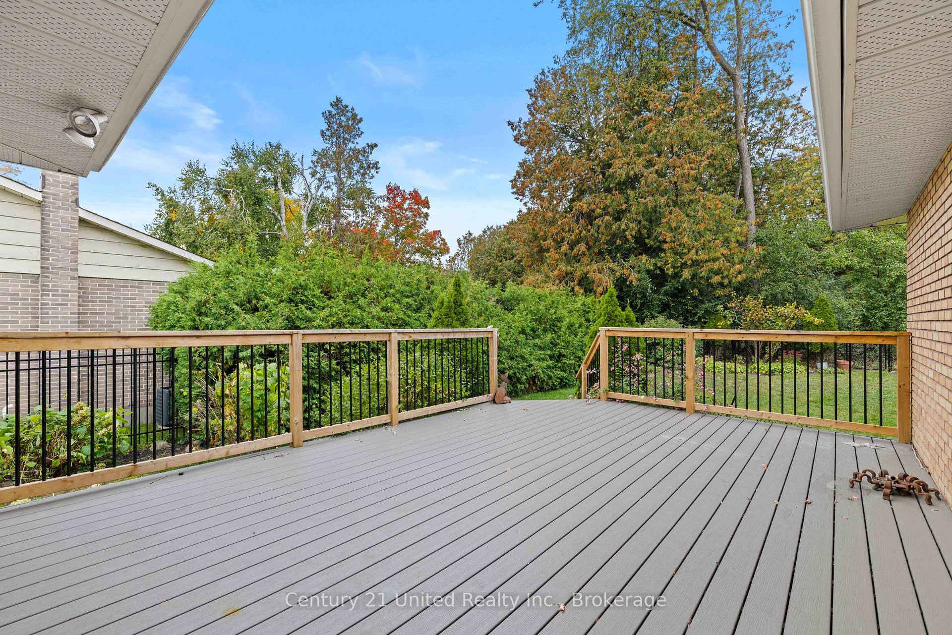 Photo 4 of 1203 Royal Drive, Peterborough, Northcrest Ward 5 — HOMEH