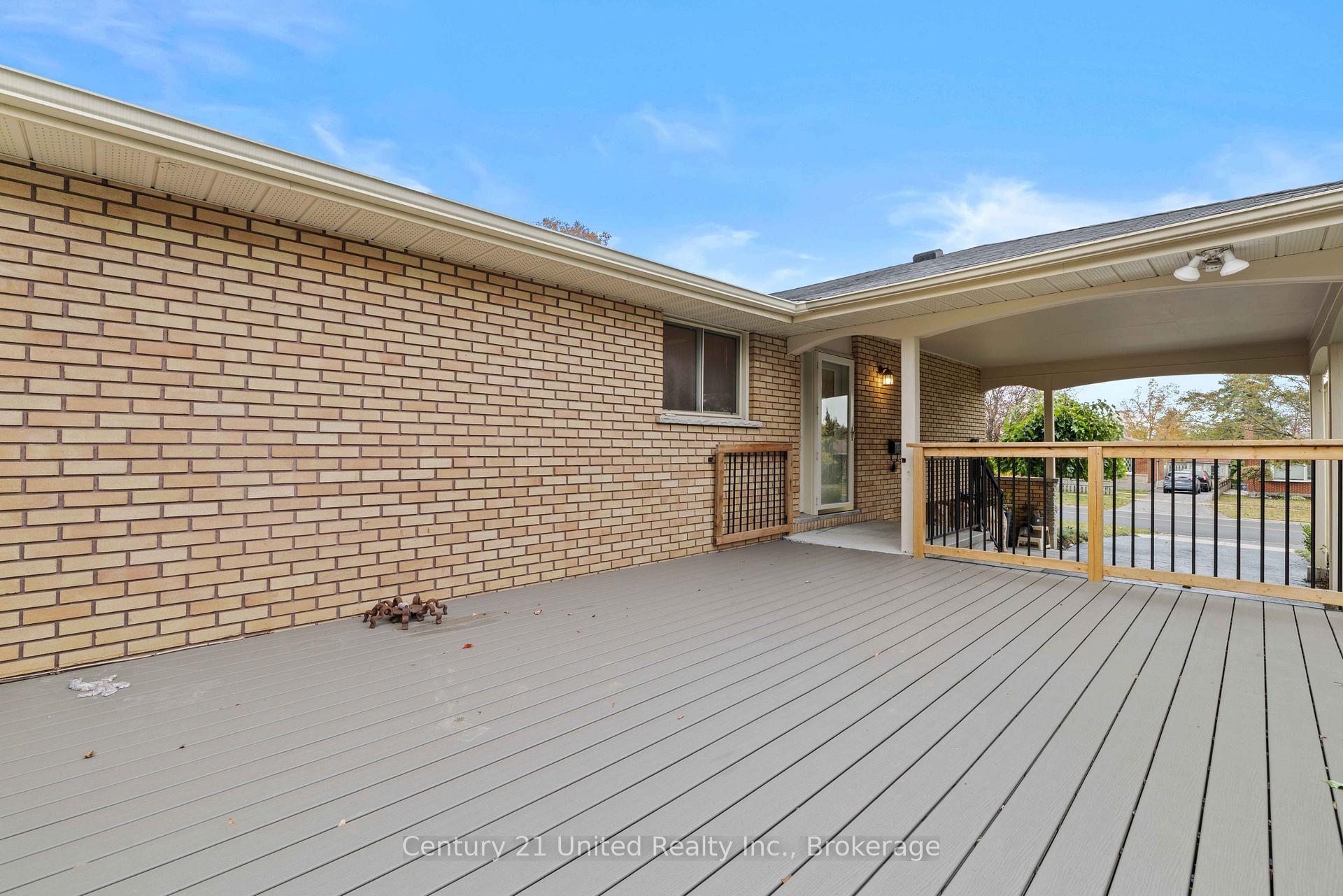 Photo 5 of 1203 Royal Drive, Peterborough, Northcrest Ward 5 — HOMEH
