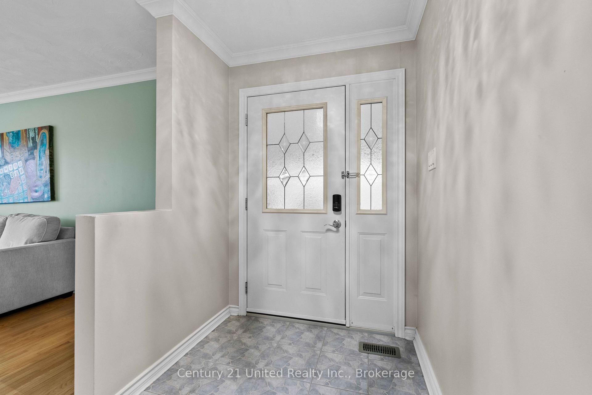 Photo 6 of 1203 Royal Drive, Peterborough, Northcrest Ward 5 — HOMEH