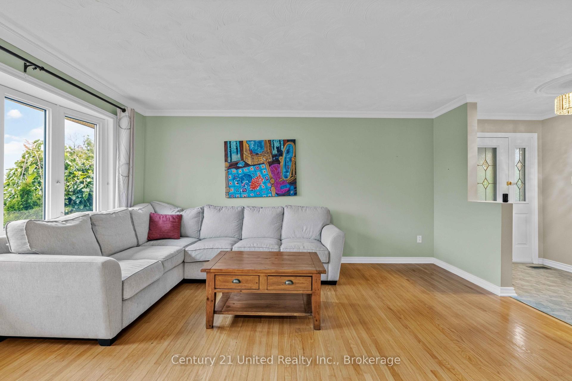 Photo 7 of 1203 Royal Drive, Peterborough, Northcrest Ward 5 — HOMEH