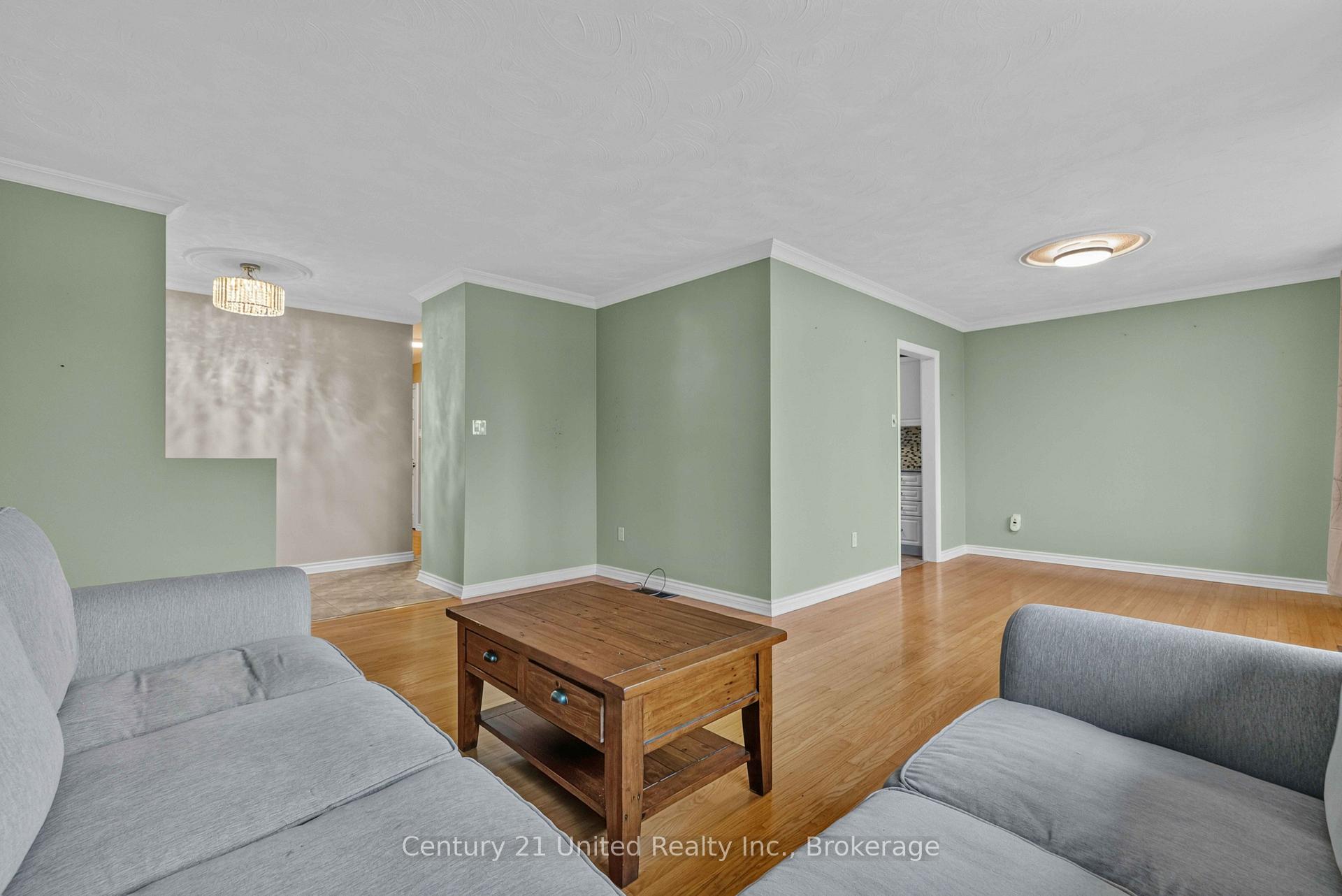 Photo 8 of 1203 Royal Drive, Peterborough, Northcrest Ward 5 — HOMEH