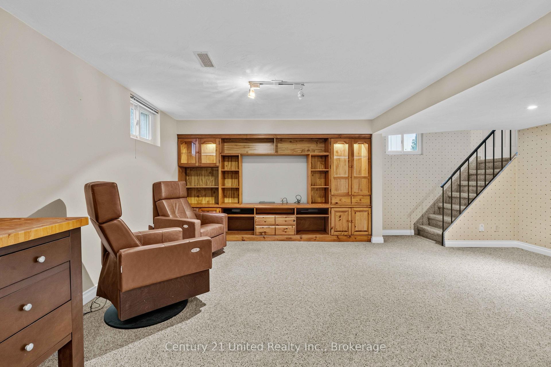 Photo 29 of 1203 Royal Drive, Peterborough, Northcrest Ward 5 — HOMEH