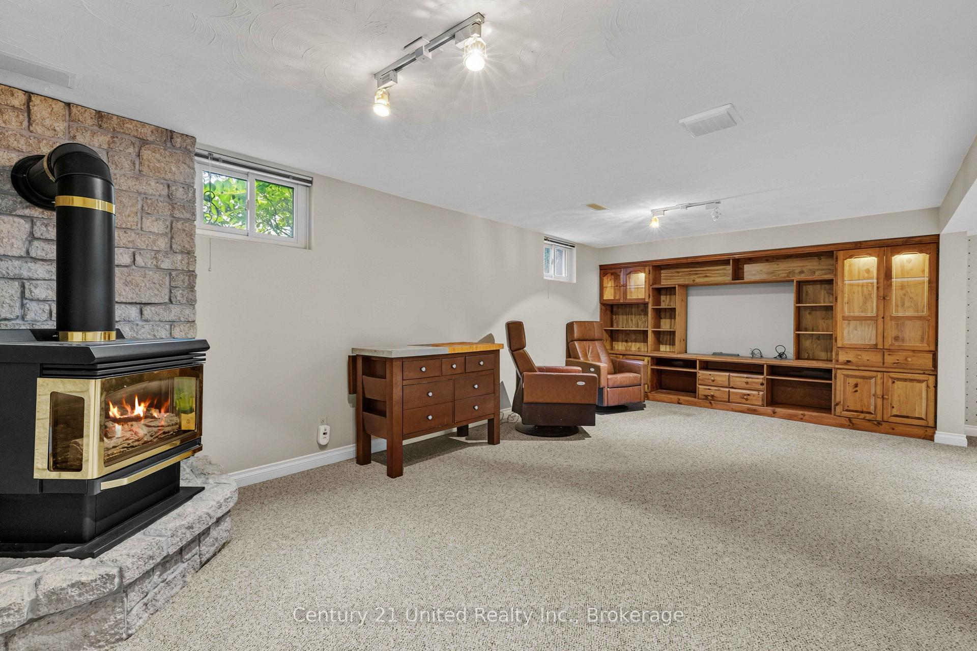 Photo 39 of 1203 Royal Drive, Peterborough, Northcrest Ward 5 — HOMEH