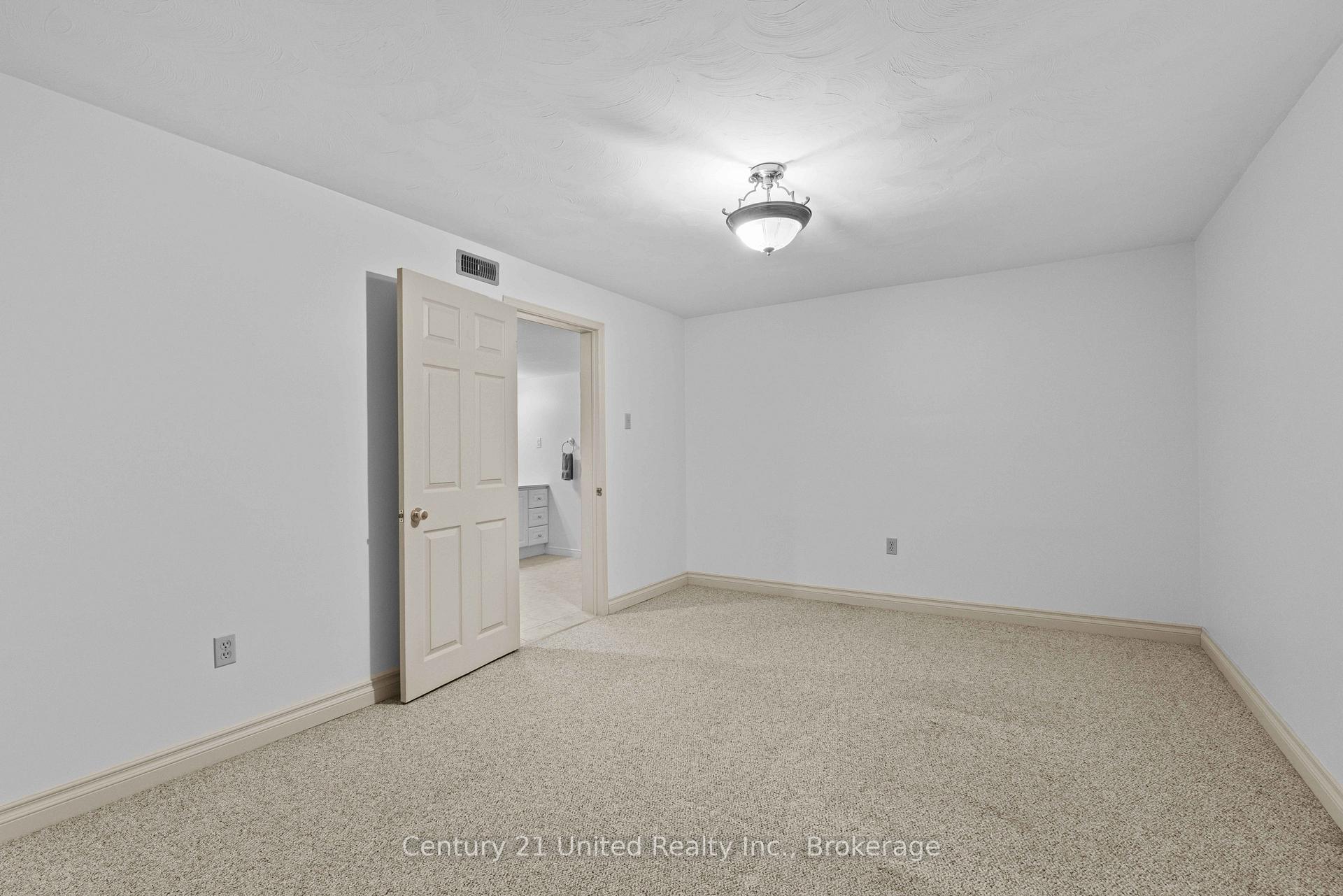 Photo 42 of 1203 Royal Drive, Peterborough, Northcrest Ward 5 — HOMEH