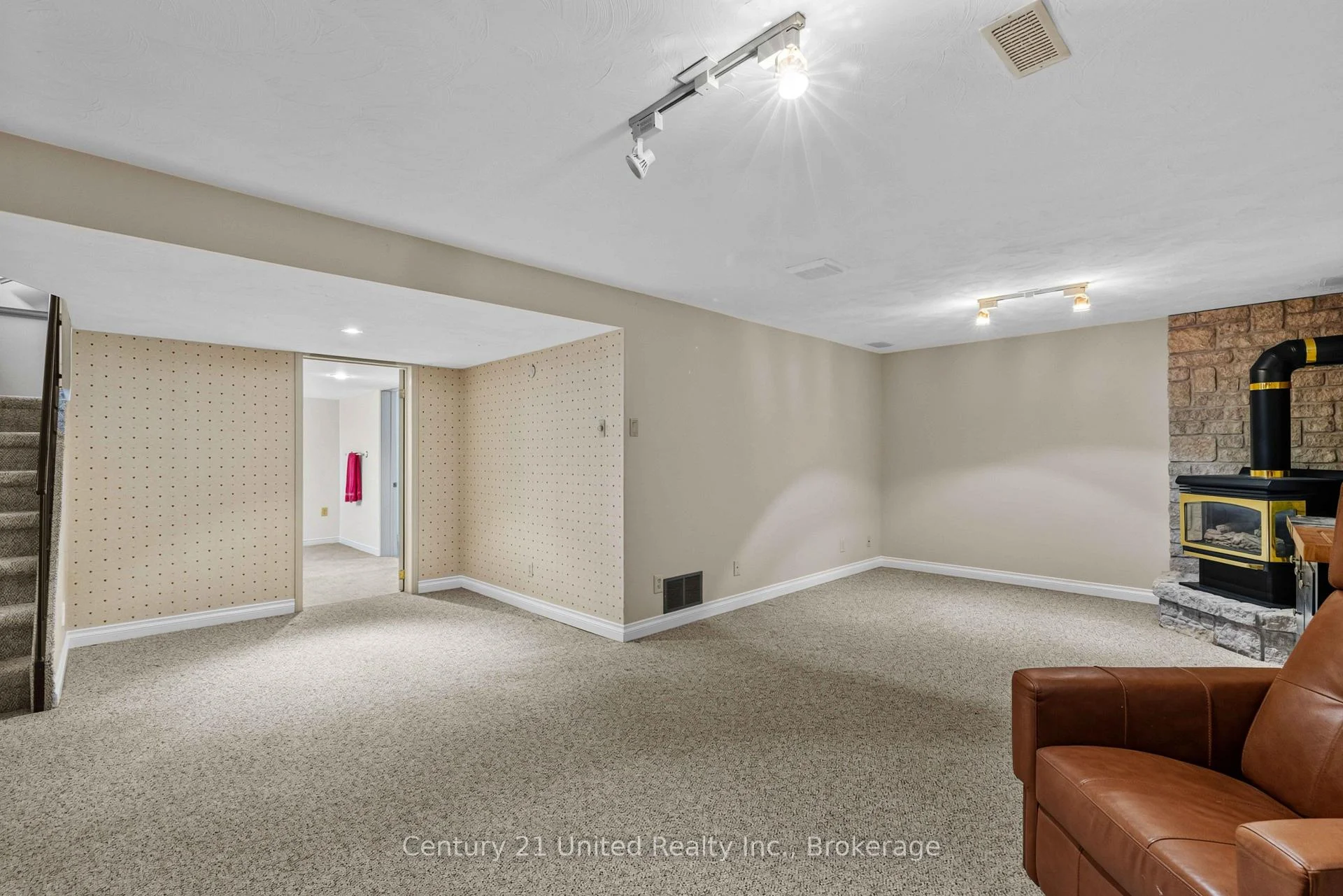 Photo 31 of 1203 Royal Drive, Peterborough, Northcrest Ward 5 — HOMEH