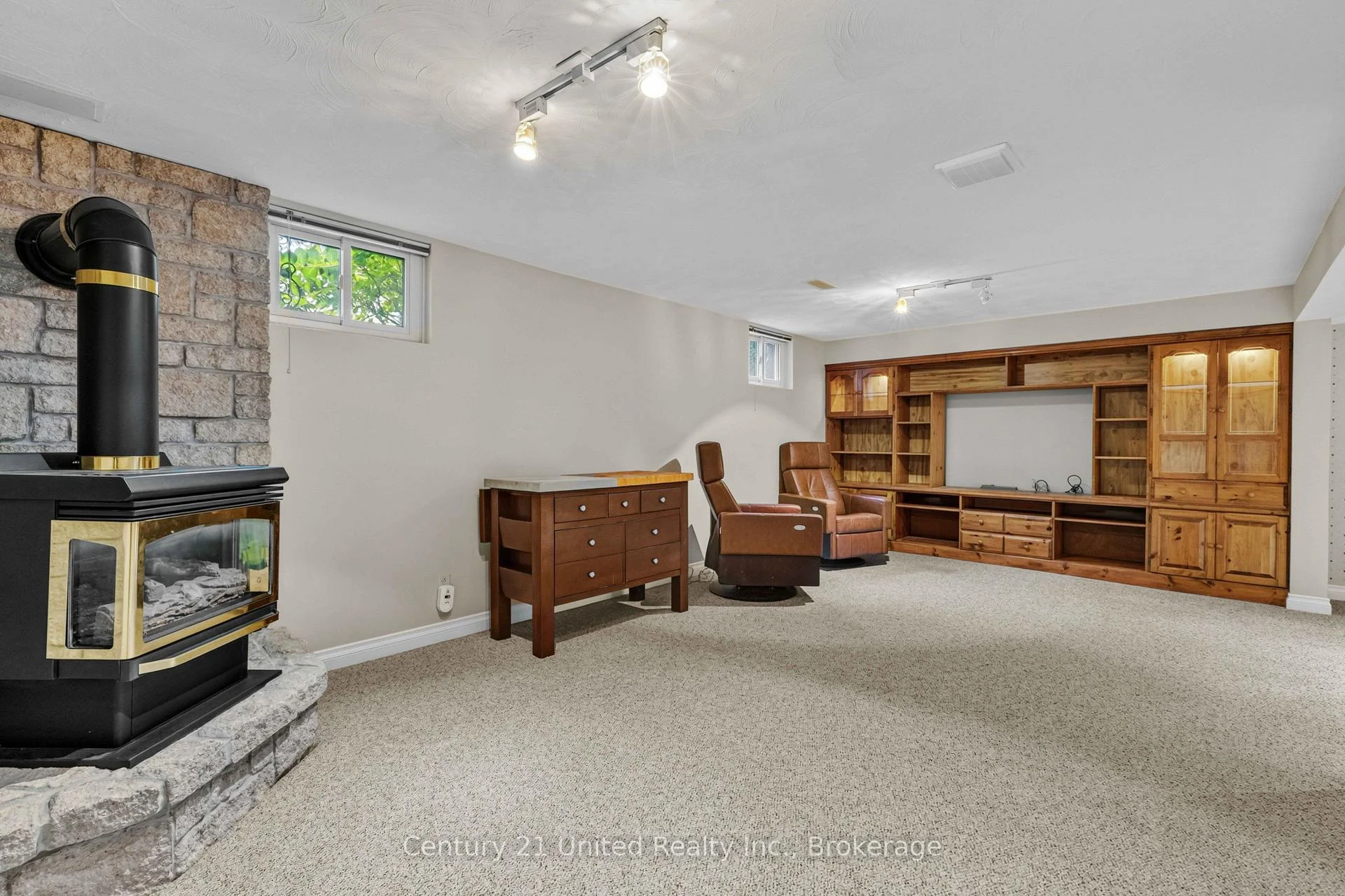 Photo 40 of 1203 Royal Drive, Peterborough, Northcrest Ward 5 — HOMEH