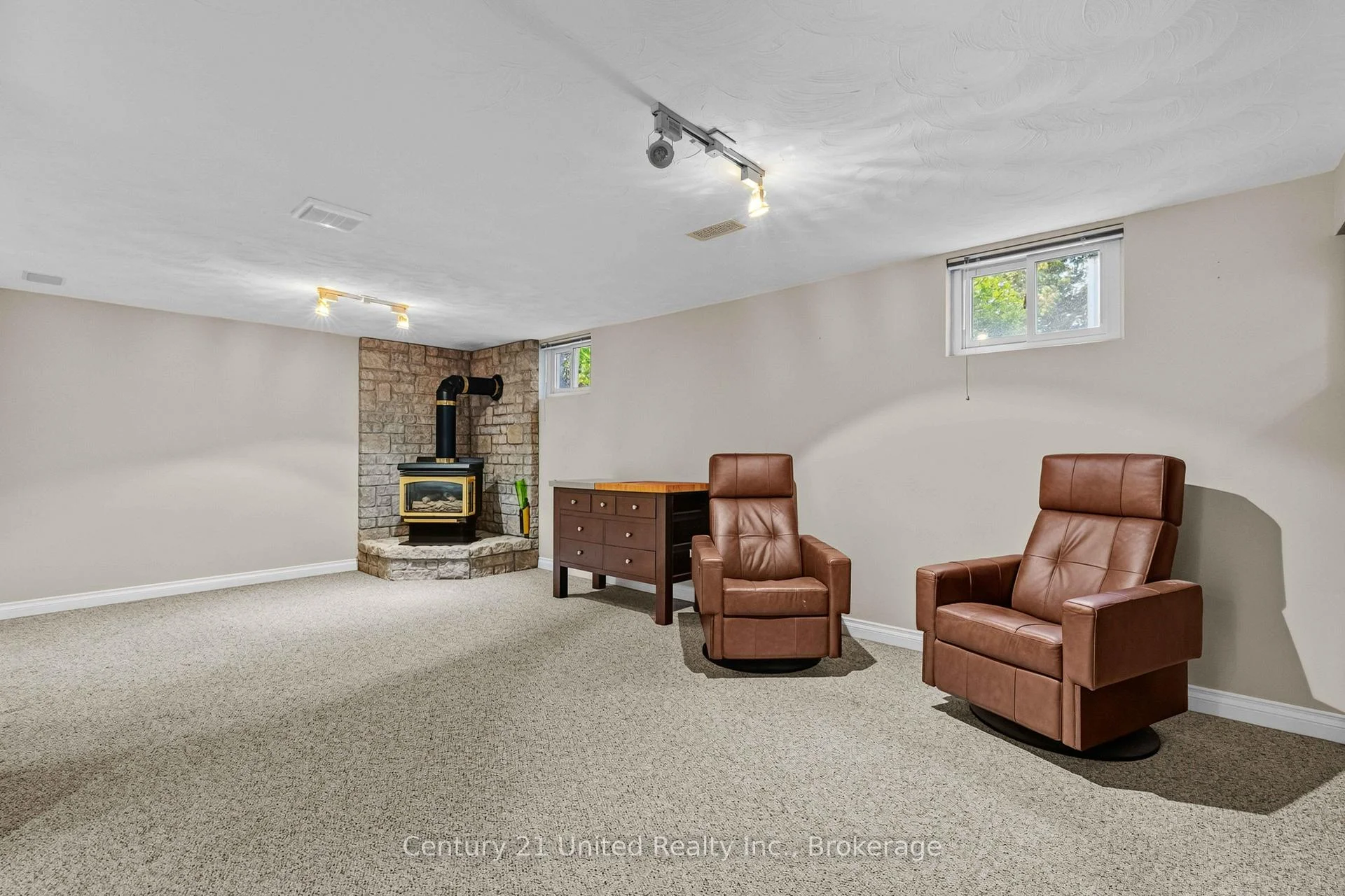 Photo 41 of 1203 Royal Drive, Peterborough, Northcrest Ward 5 — HOMEH
