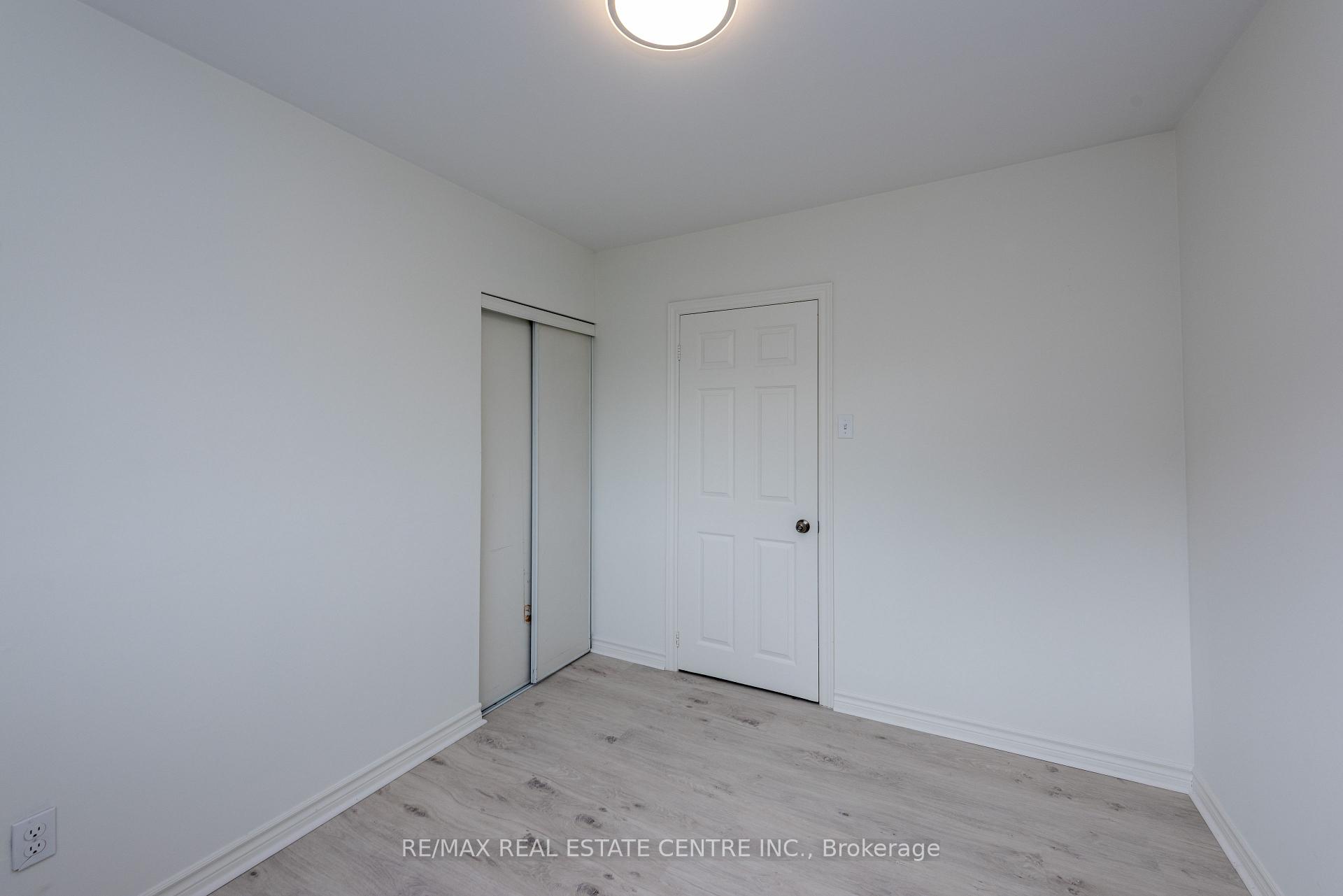 Photo 15 of 45 Autumn Boulevard, Brampton, Avondale — HOMEH