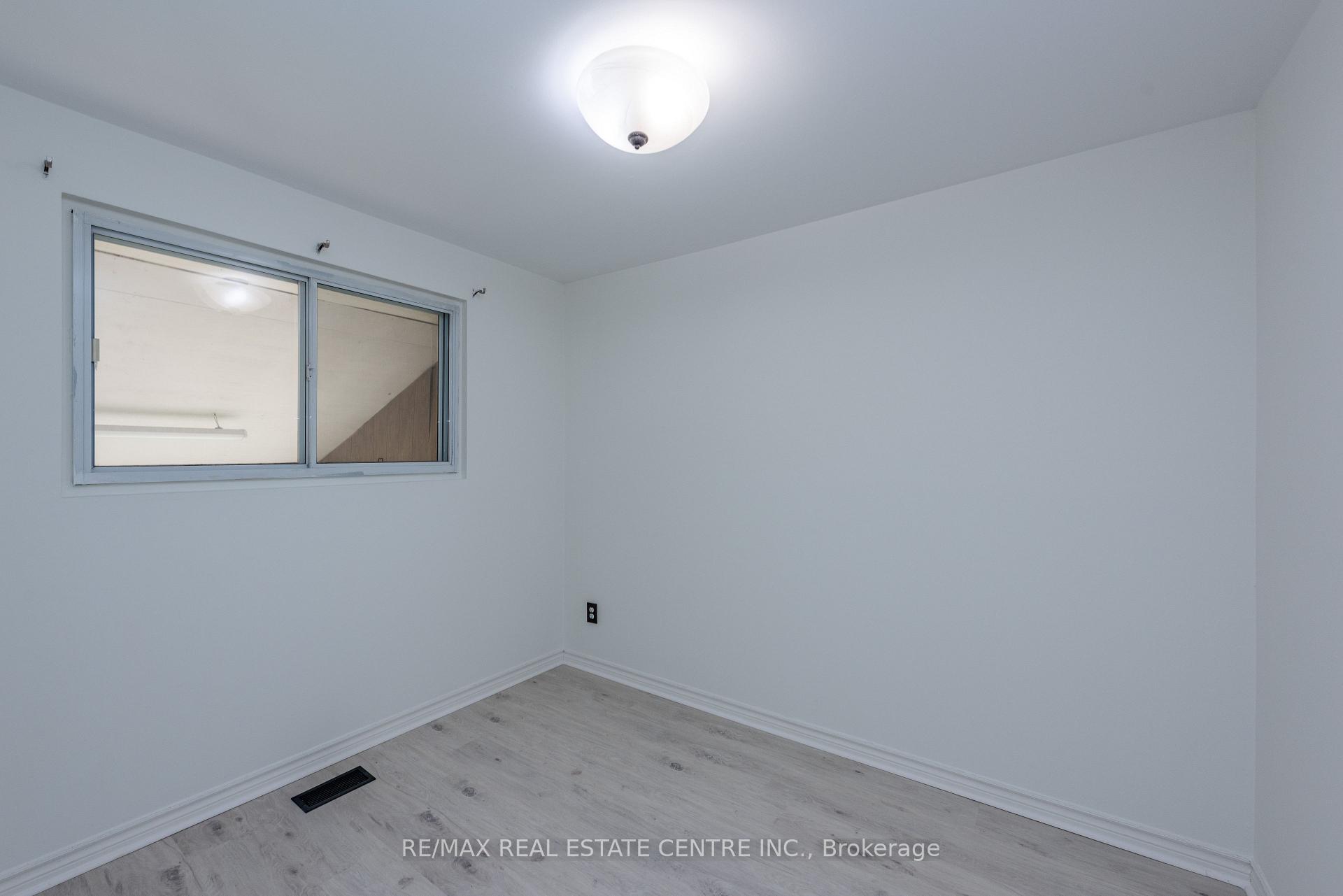 Photo 16 of 45 Autumn Boulevard, Brampton, Avondale — HOMEH