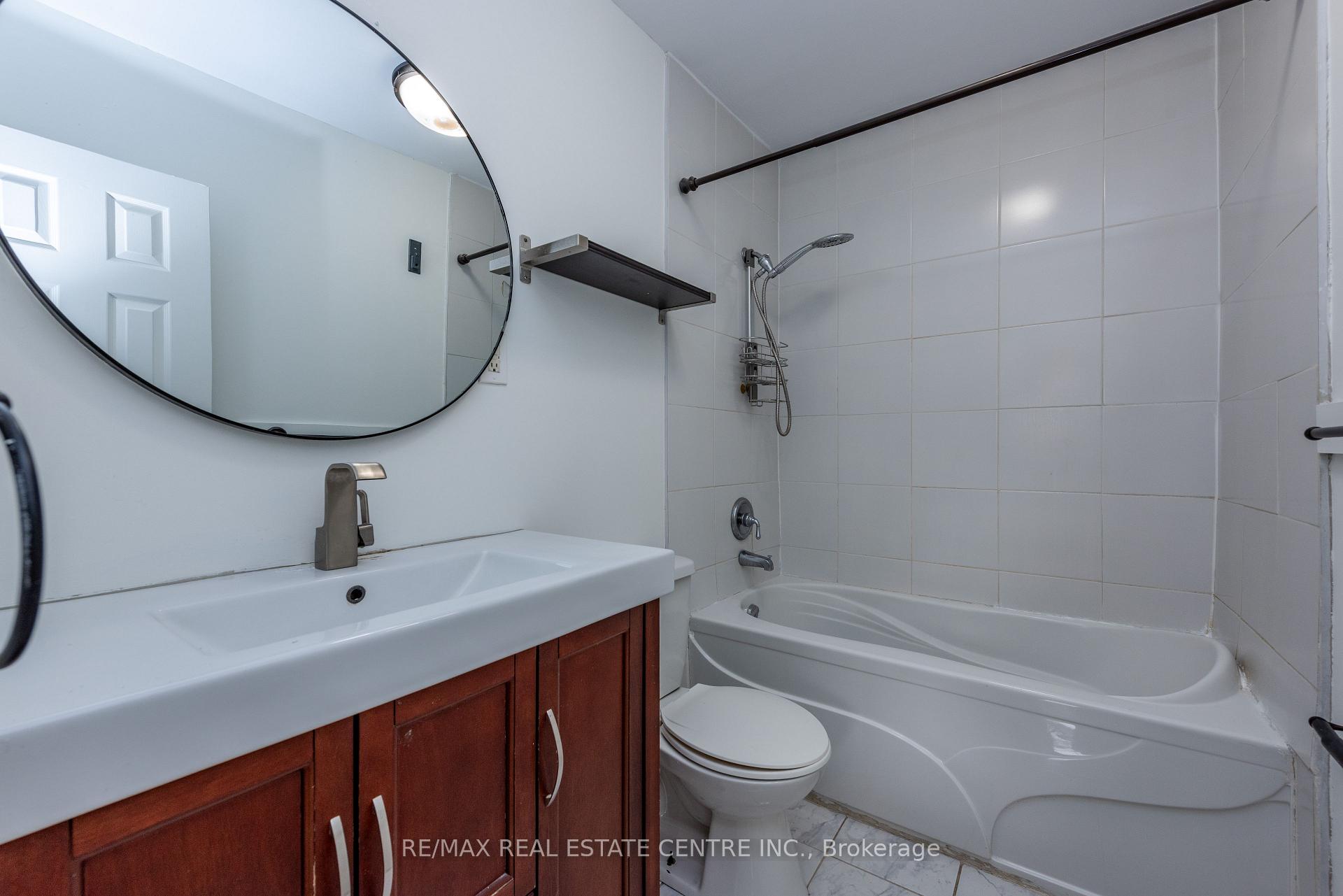 Photo 20 of 45 Autumn Boulevard, Brampton, Avondale — HOMEH