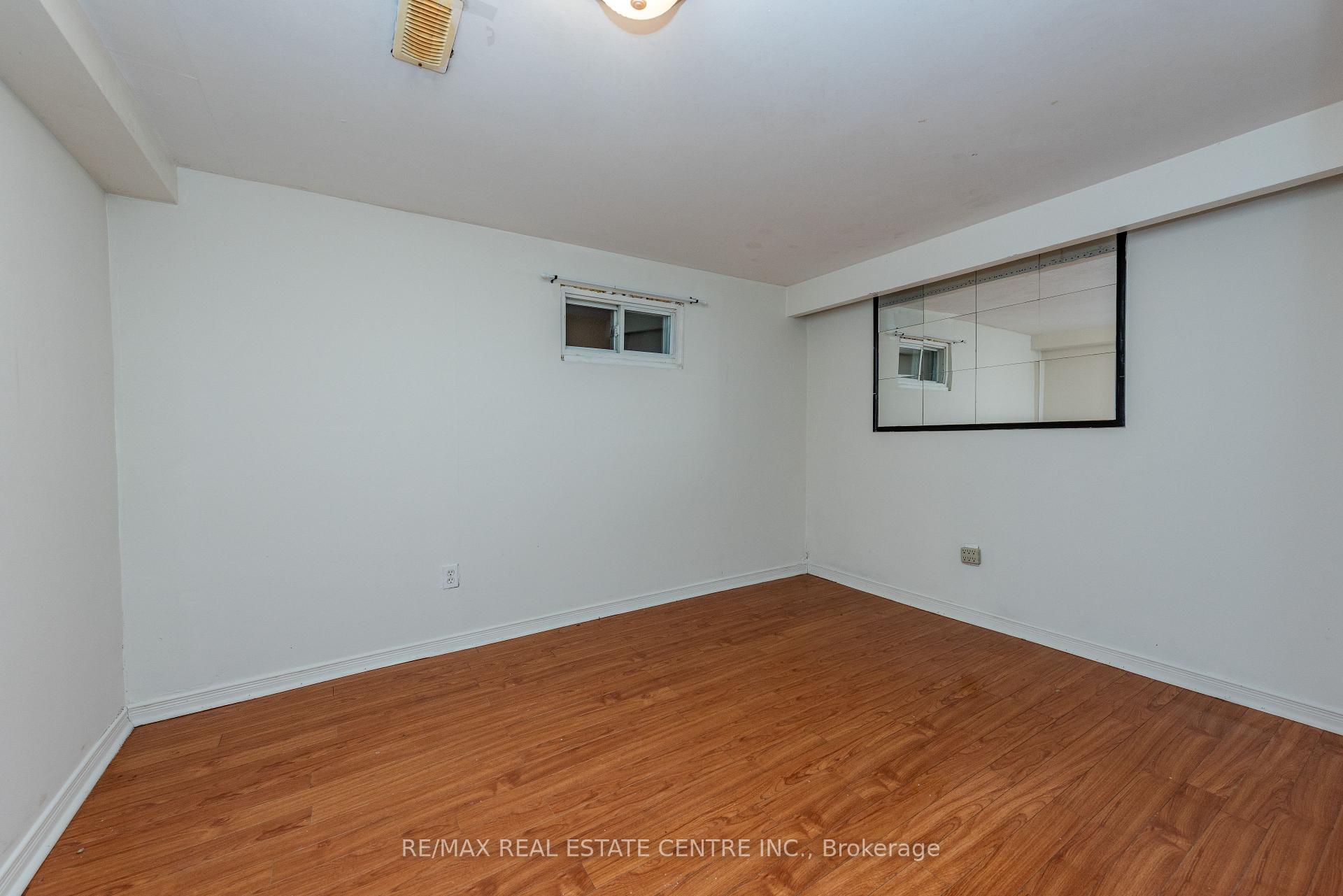 Photo 24 of 45 Autumn Boulevard, Brampton, Avondale — HOMEH