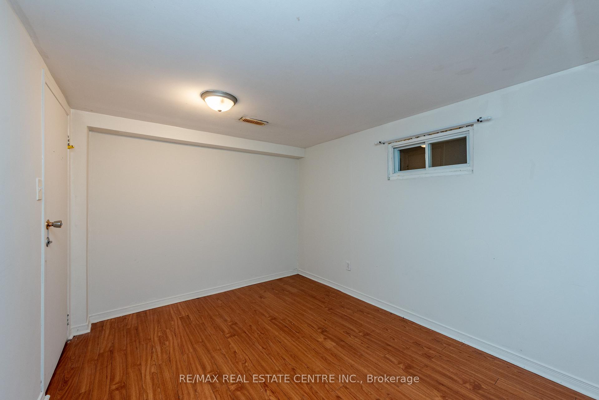 Photo 25 of 45 Autumn Boulevard, Brampton, Avondale — HOMEH