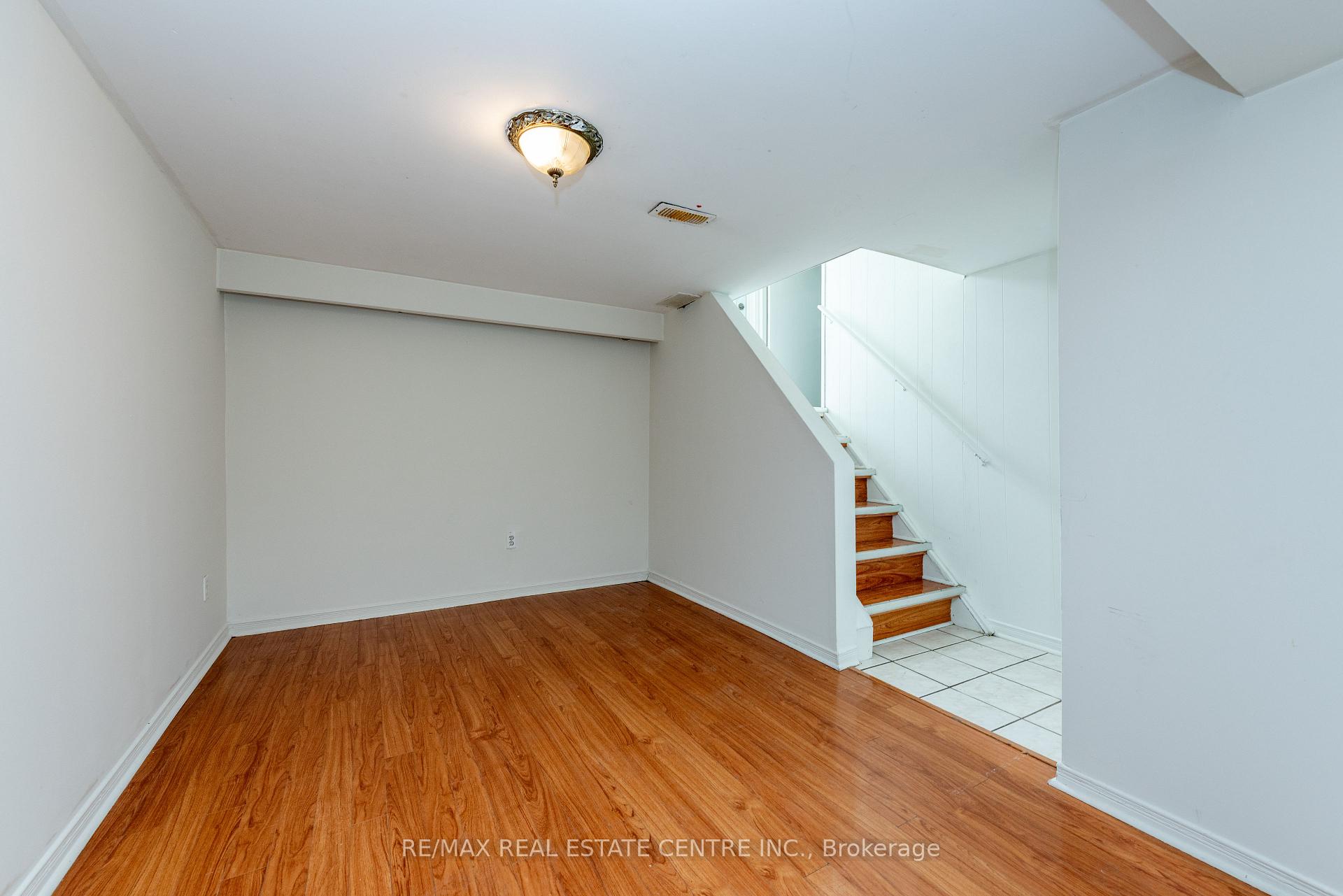 Photo 26 of 45 Autumn Boulevard, Brampton, Avondale — HOMEH