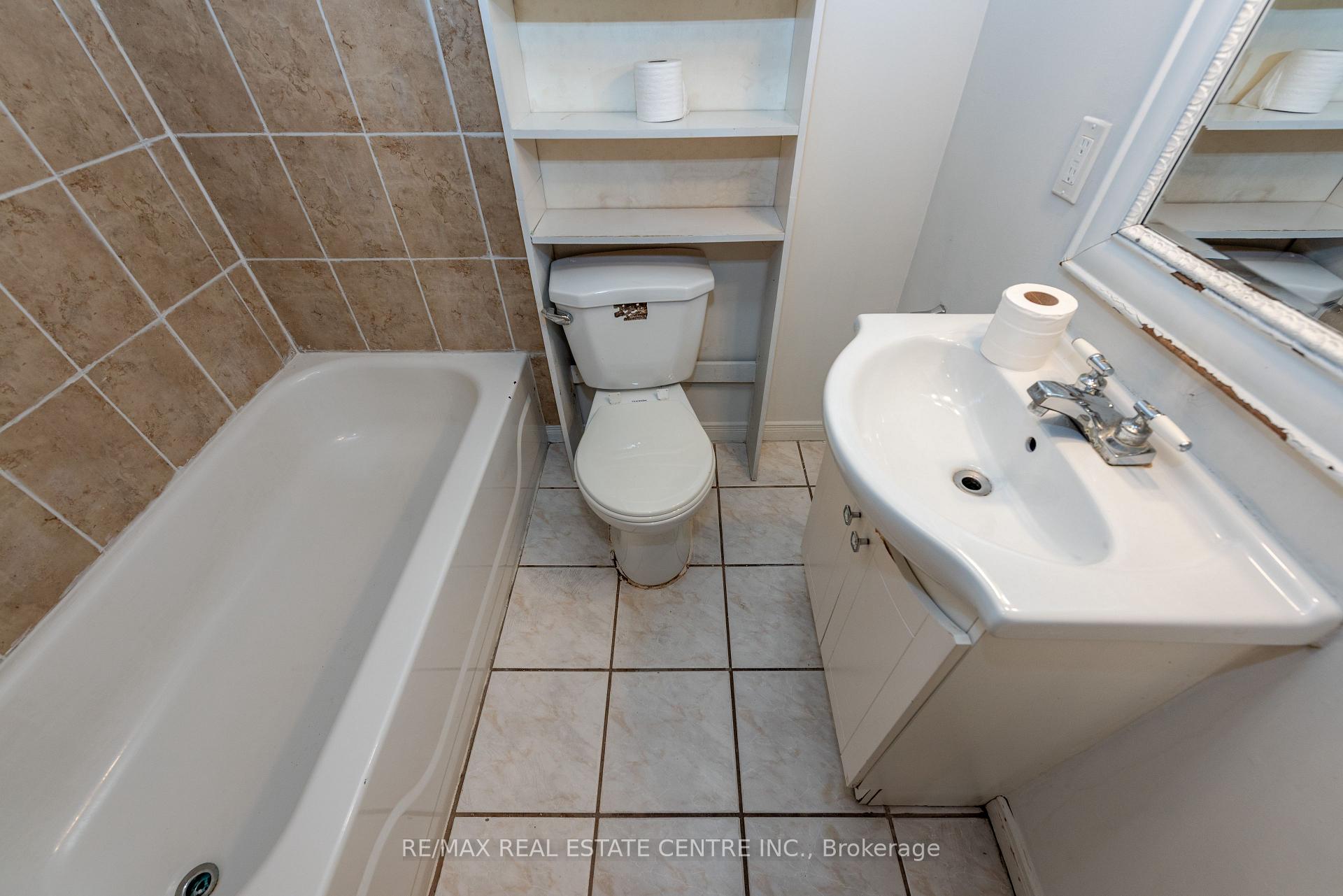 Photo 28 of 45 Autumn Boulevard, Brampton, Avondale — HOMEH