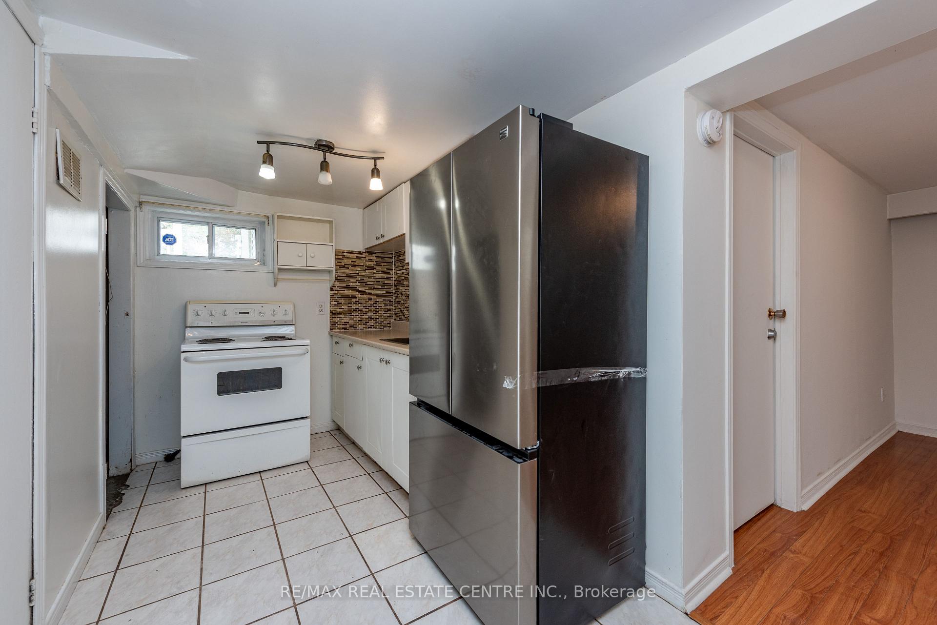 Photo 30 of 45 Autumn Boulevard, Brampton, Avondale — HOMEH