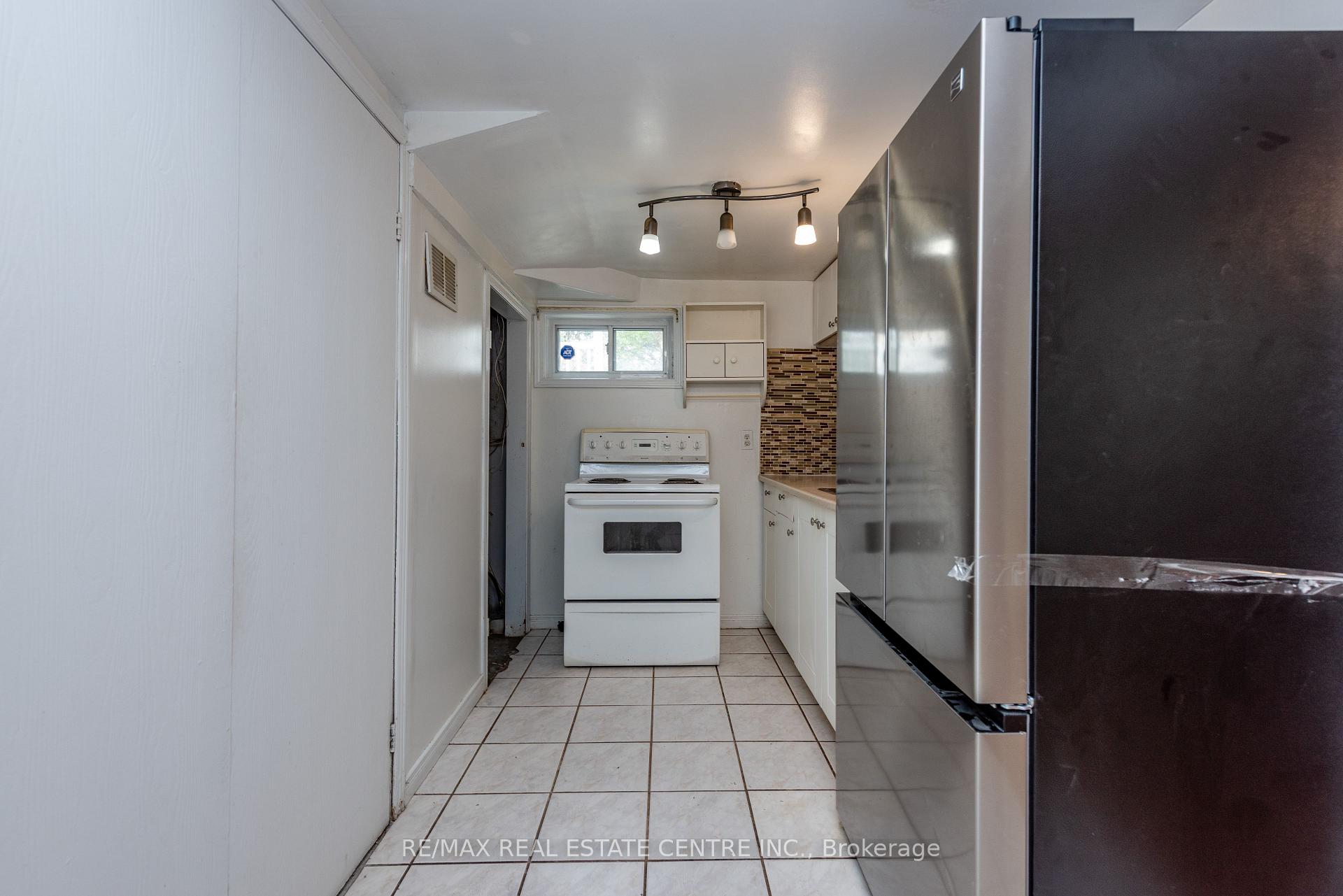 Photo 31 of 45 Autumn Boulevard, Brampton, Avondale — HOMEH