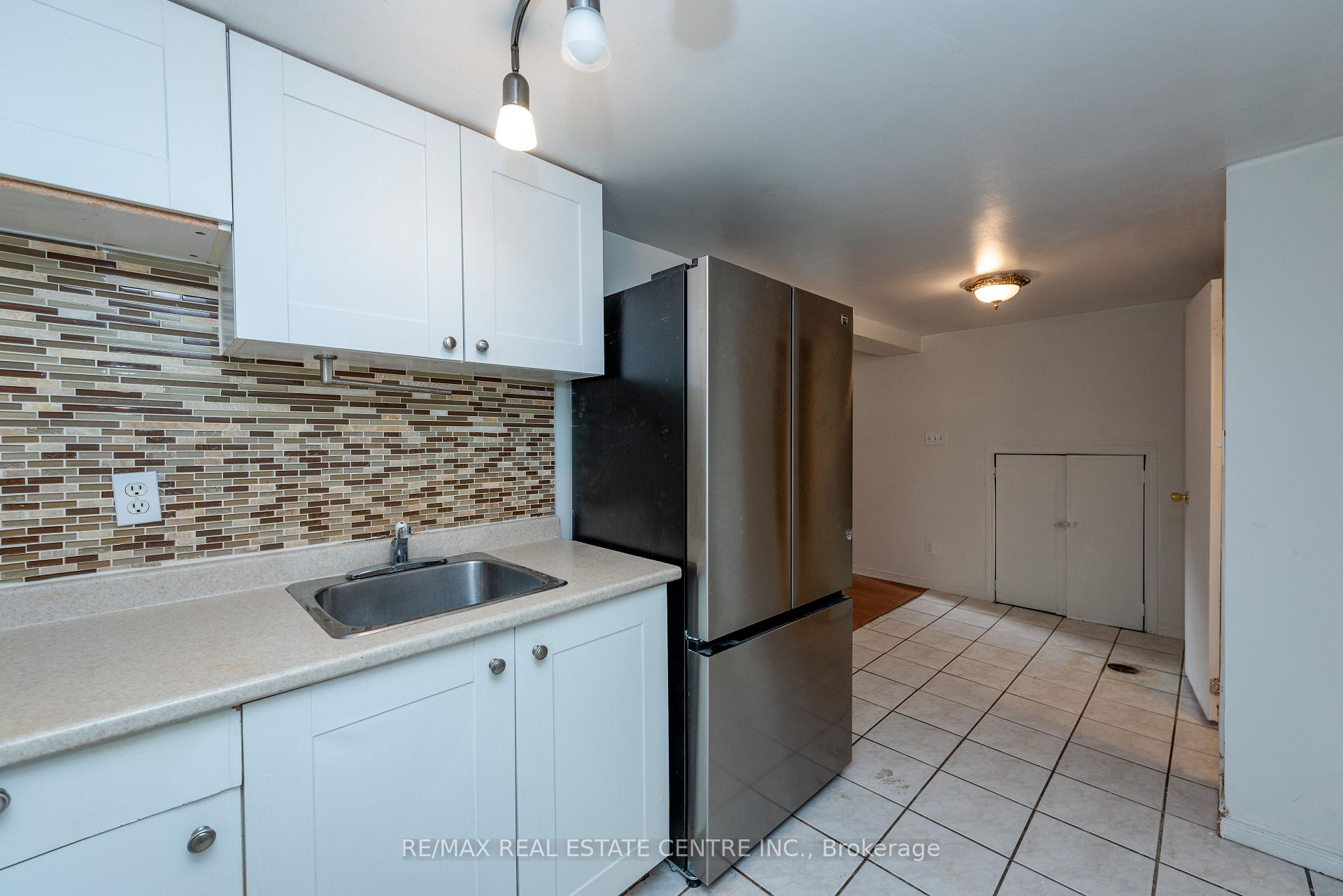 Photo 32 of 45 Autumn Boulevard, Brampton, Avondale — HOMEH