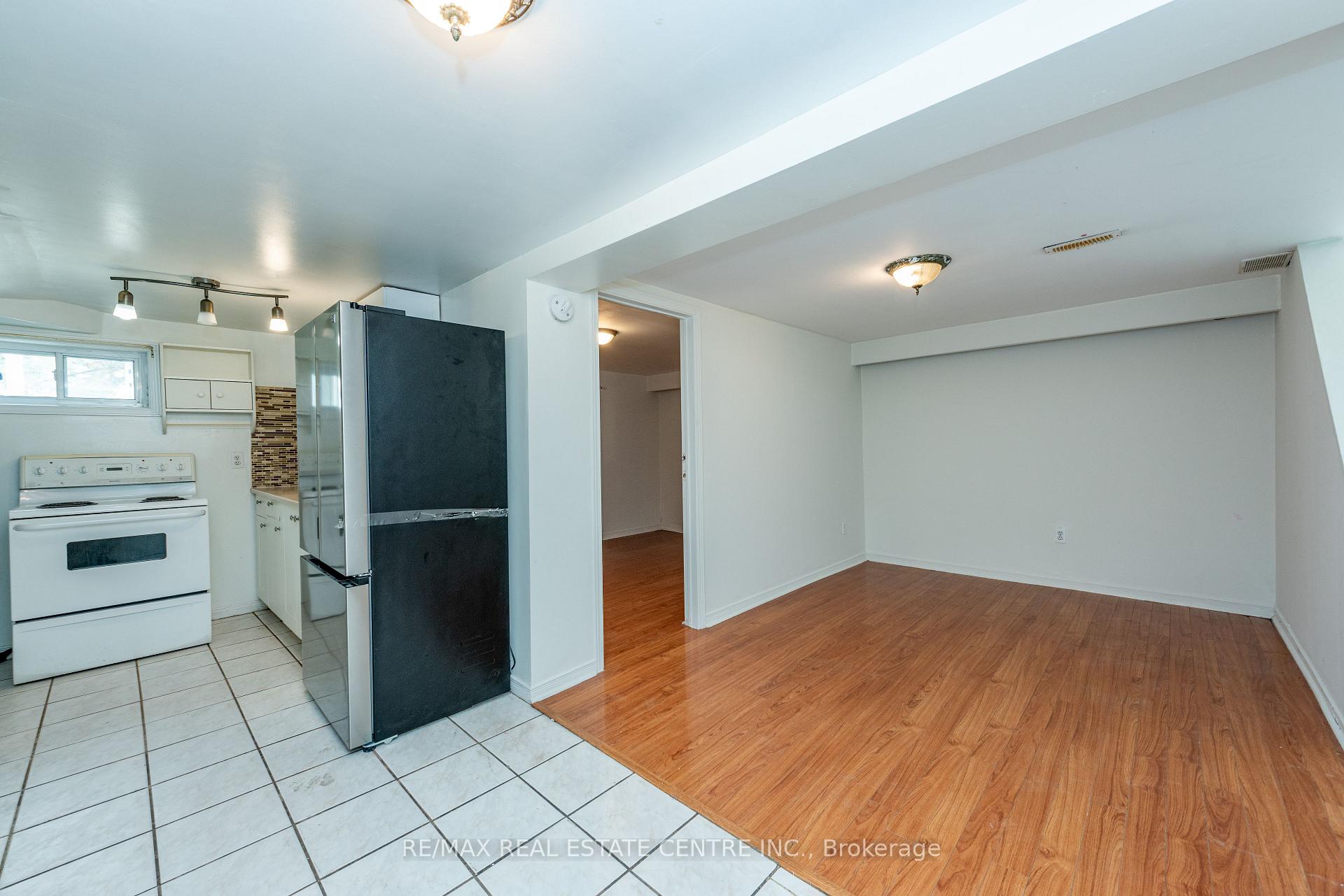 Photo 33 of 45 Autumn Boulevard, Brampton, Avondale — HOMEH