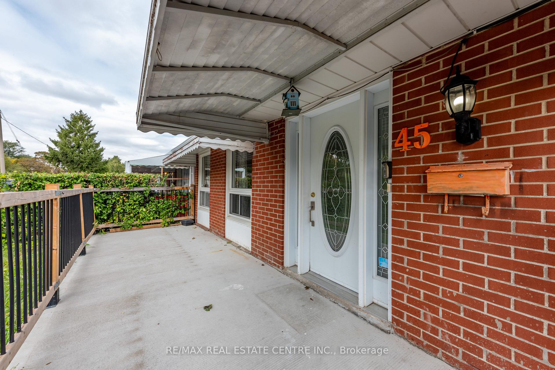 Photo 36 of 45 Autumn Boulevard, Brampton, Avondale — HOMEH