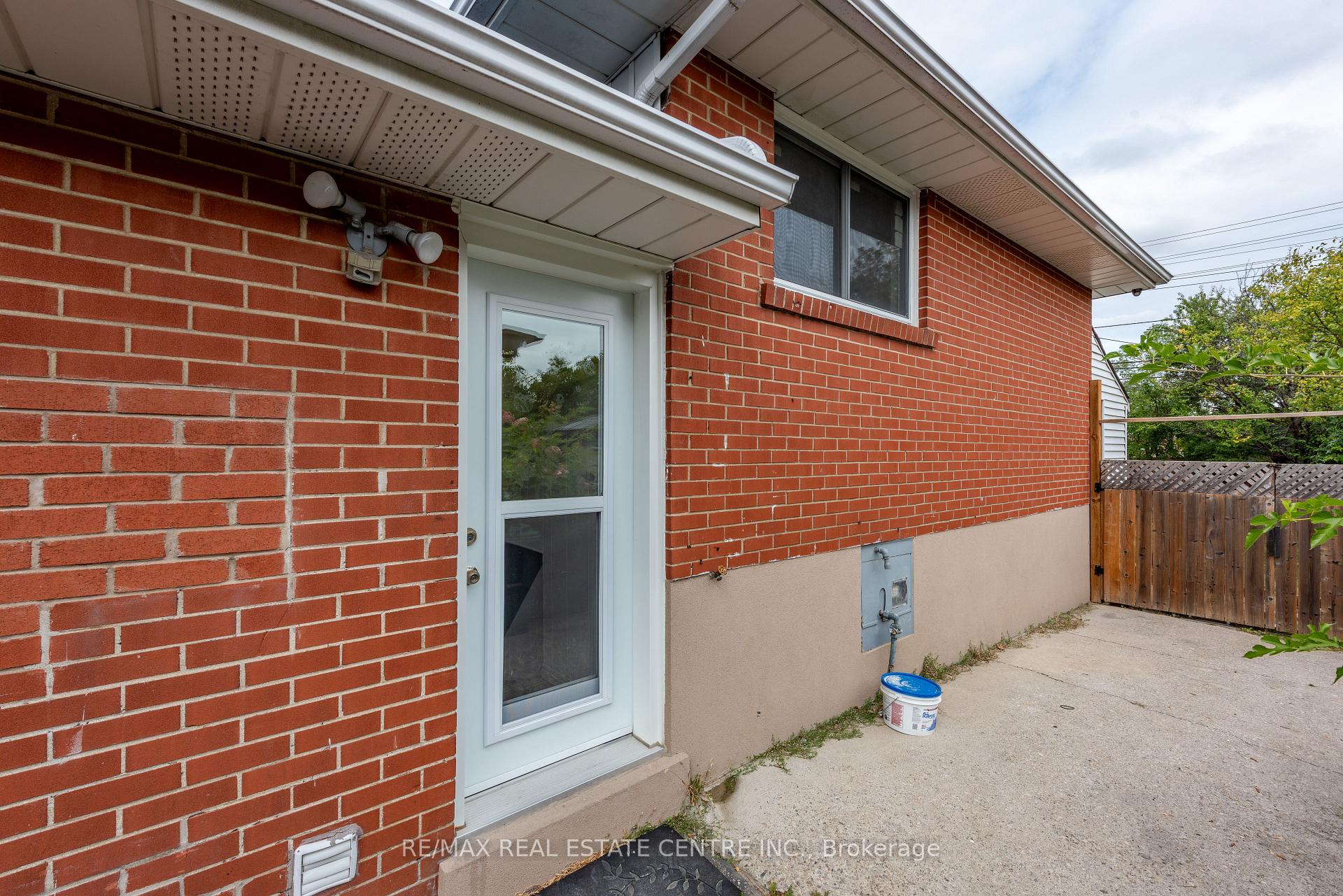 Photo 37 of 45 Autumn Boulevard, Brampton, Avondale — HOMEH