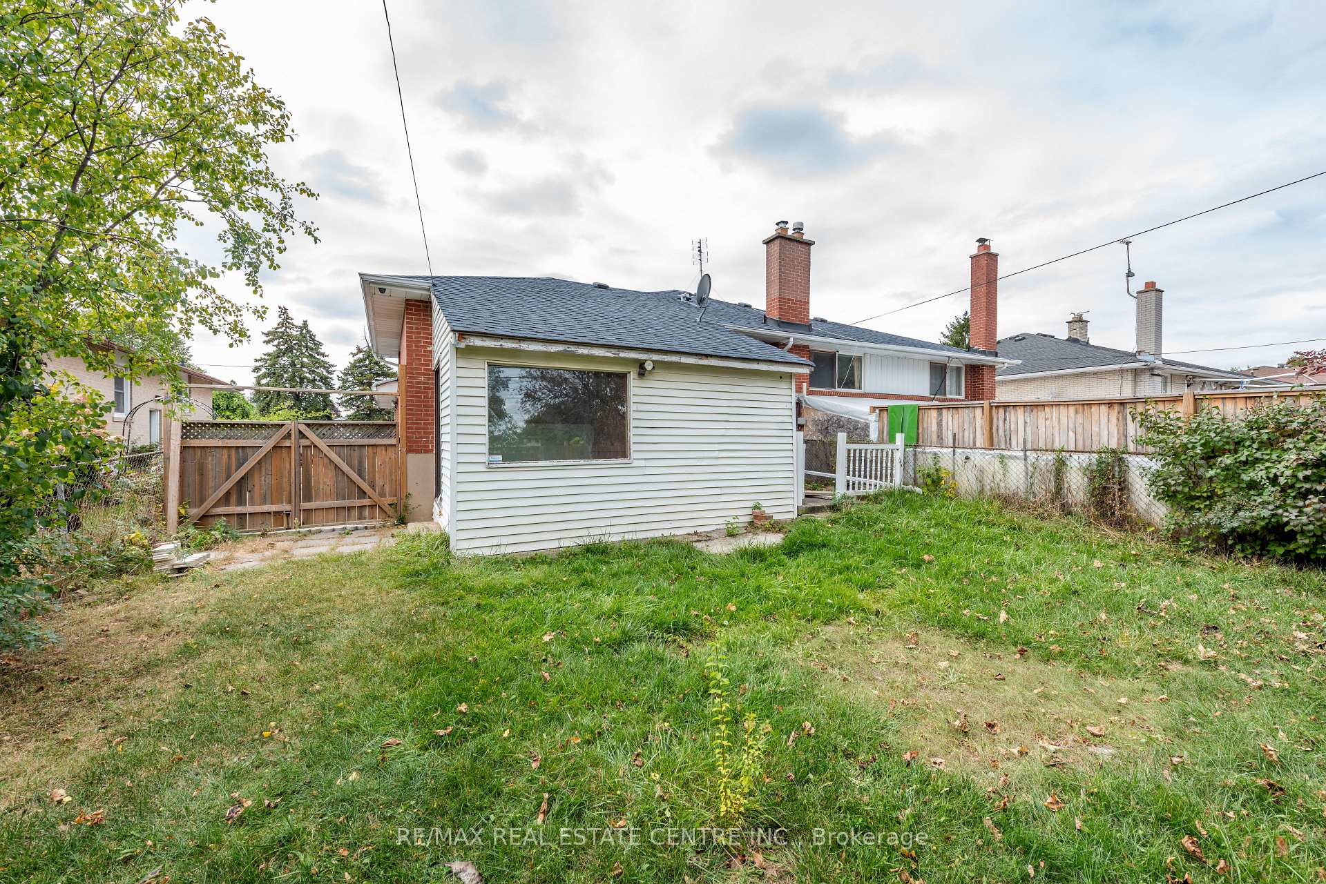 Photo 39 of 45 Autumn Boulevard, Brampton, Avondale — HOMEH
