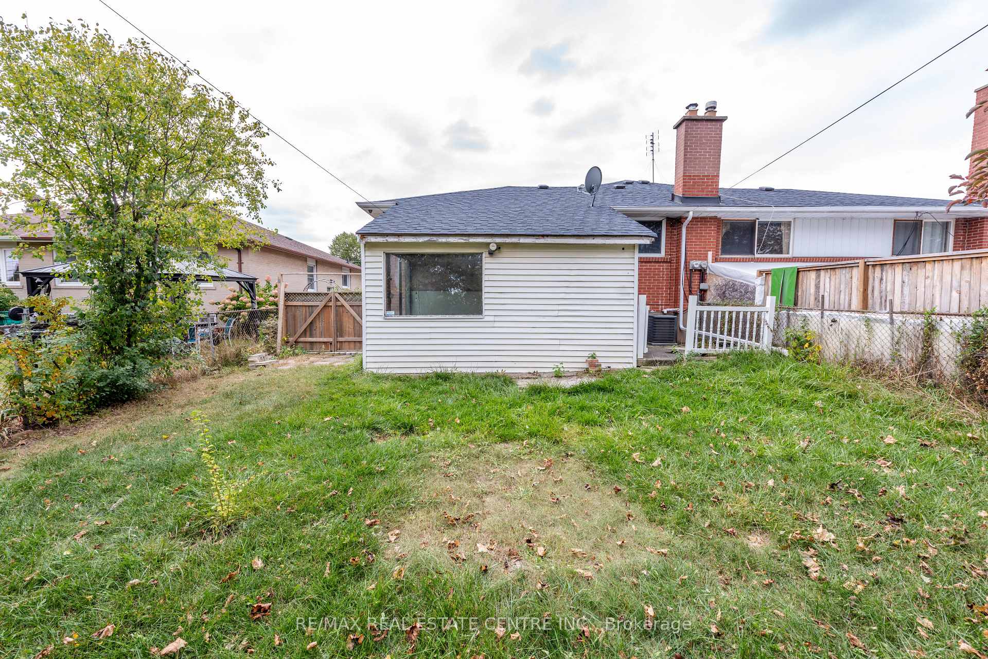 Photo 40 of 45 Autumn Boulevard, Brampton, Avondale — HOMEH