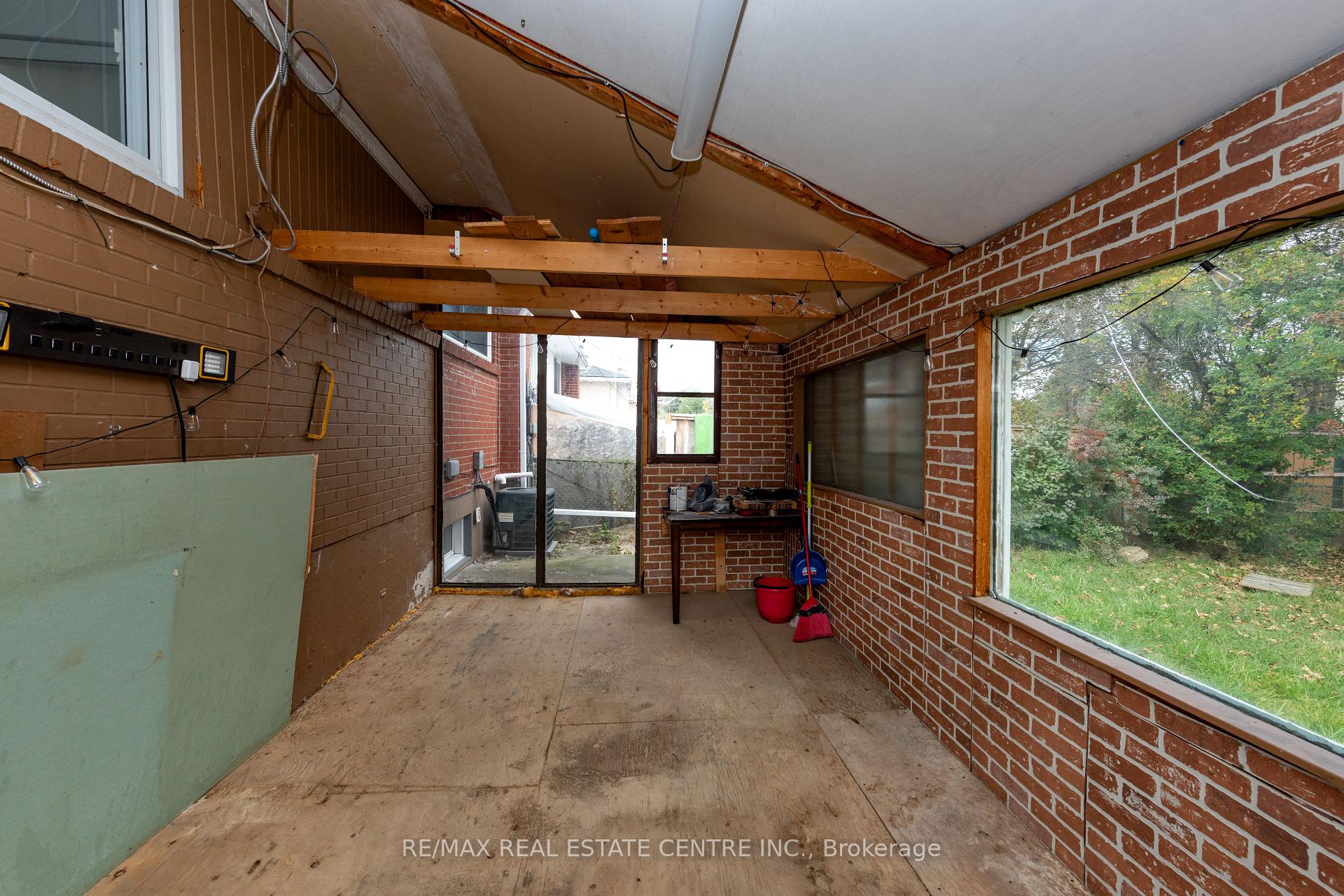 Photo 43 of 45 Autumn Boulevard, Brampton, Avondale — HOMEH