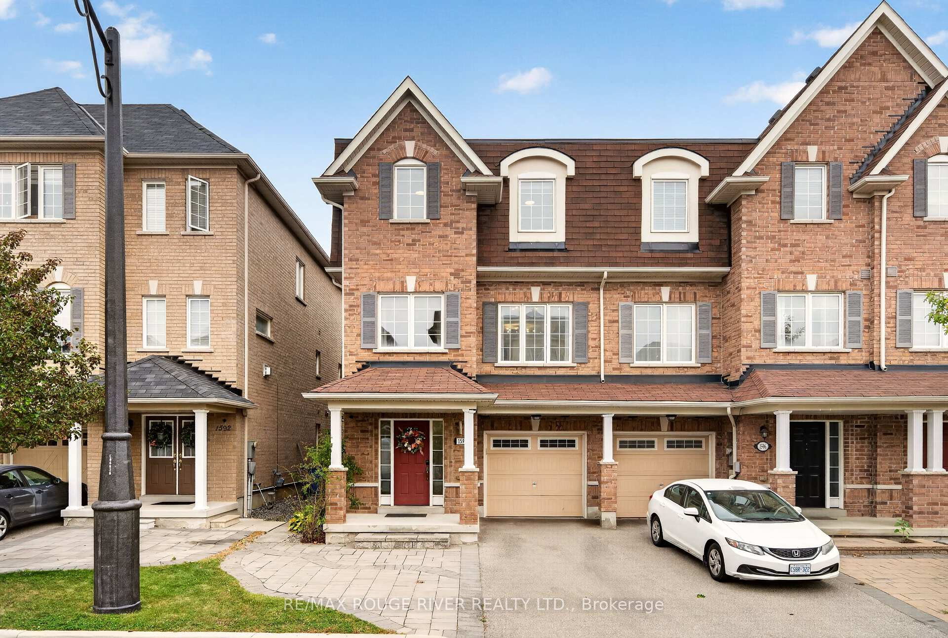 Photo 2 of 1594 Brandy Court, Pickering, Duffin Heights — HOMEH