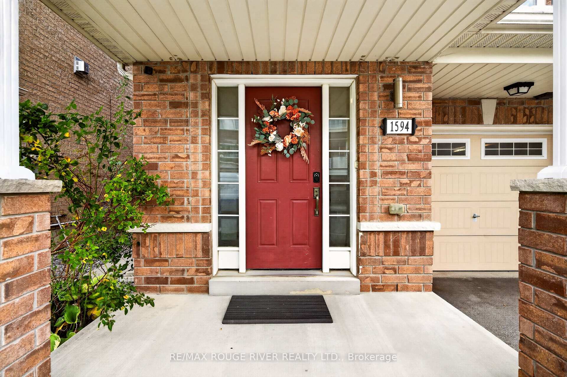 Photo 3 of 1594 Brandy Court, Pickering, Duffin Heights — HOMEH