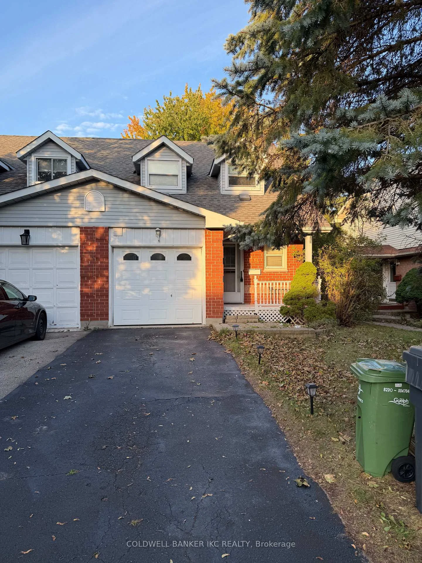 Photo 2 of 19 Grandridge Crescent, Guelph, Willow West/Sugarbush/West Acres — HOMEH